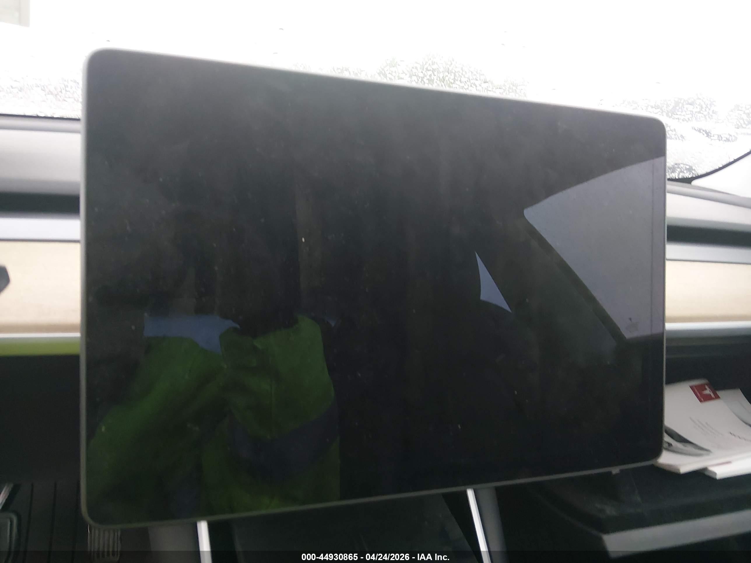2020 Tesla Model 3 Standard Range Plus Rear-wheel Drive/standard Range Rear-wheel Drive White vin: 5YJ3E1EA3LF792575