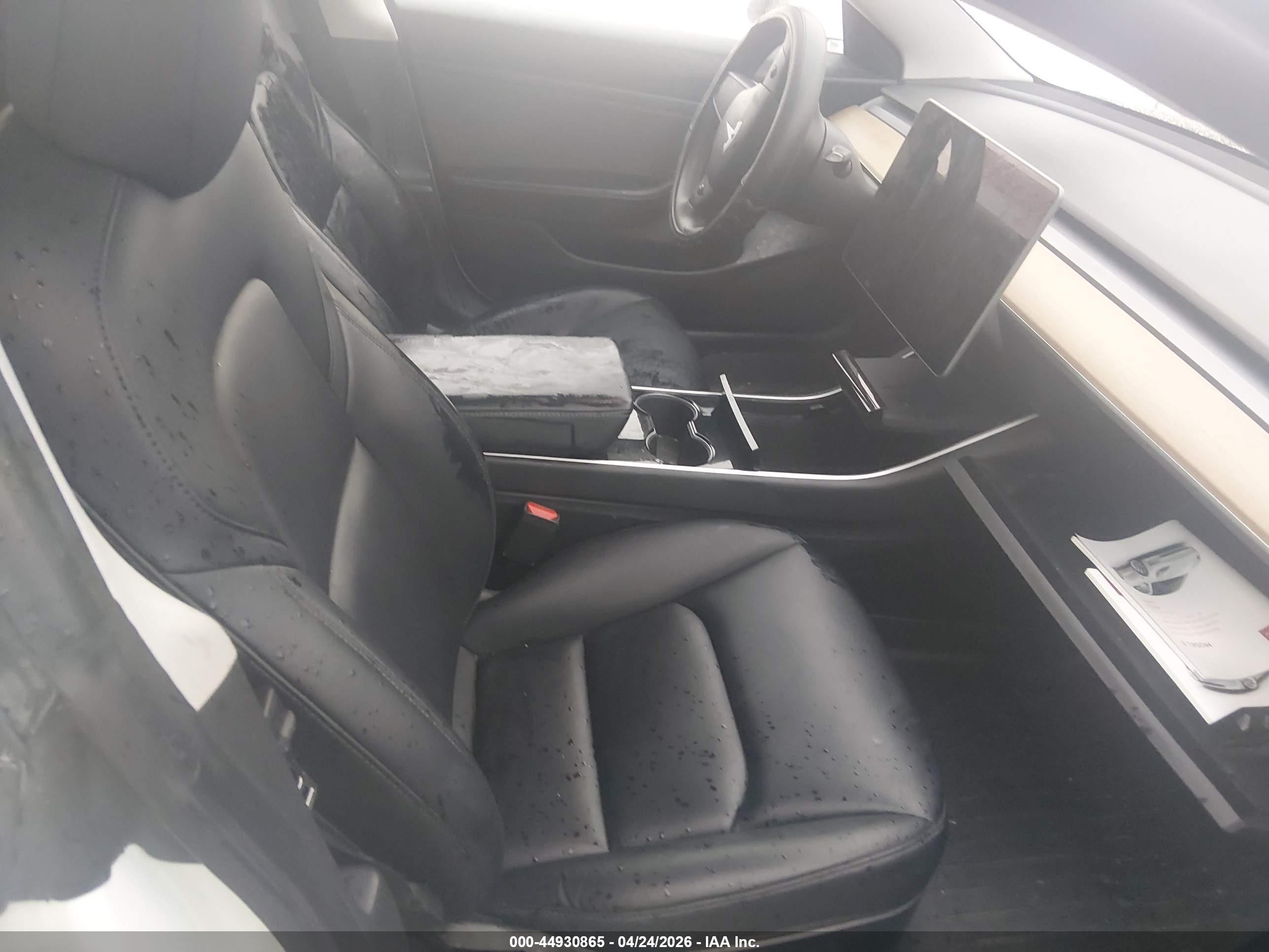 2020 Tesla Model 3 Standard Range Plus Rear-wheel Drive/standard Range Rear-wheel Drive White vin: 5YJ3E1EA3LF792575
