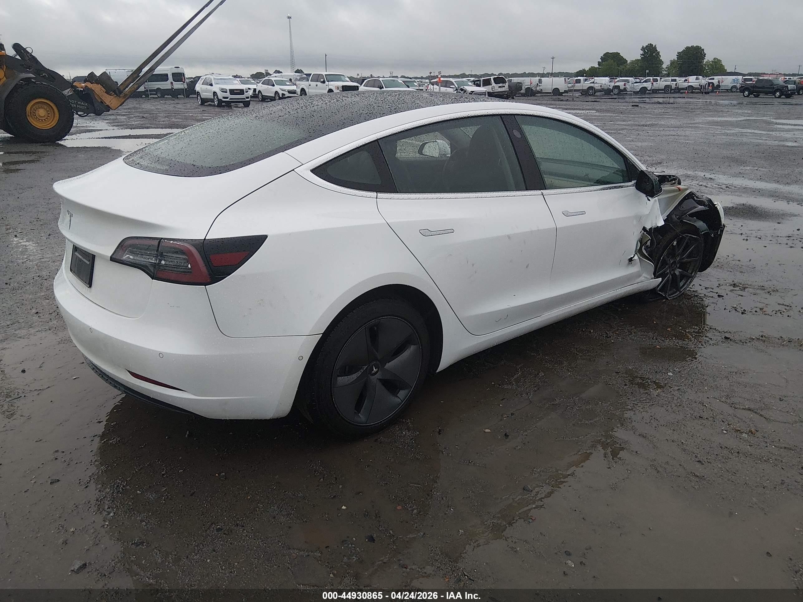 2020 Tesla Model 3 Standard Range Plus Rear-wheel Drive/standard Range Rear-wheel Drive White vin: 5YJ3E1EA3LF792575