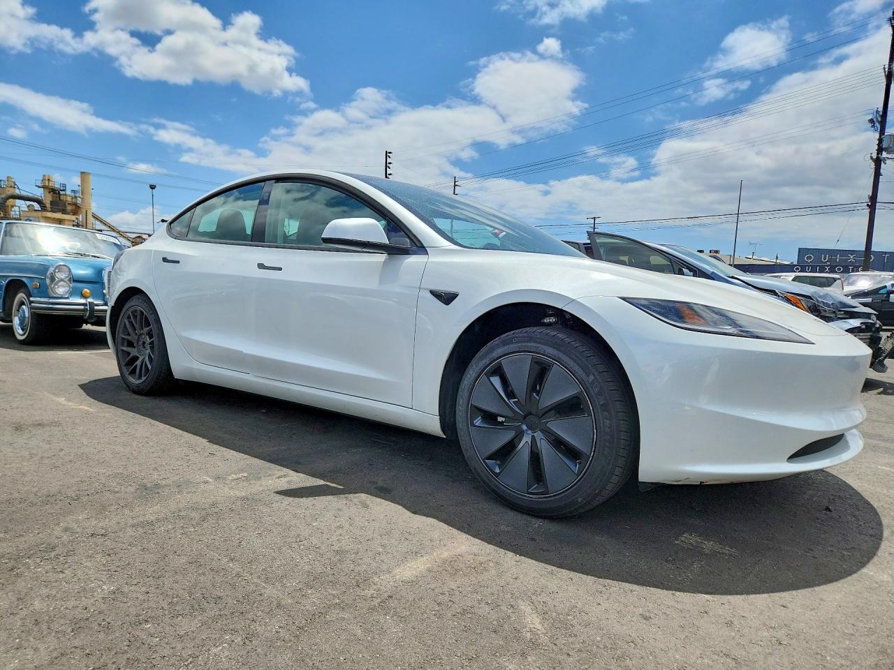 2025 Tesla Model 3 White vin: 5YJ3E1EA3SF009401