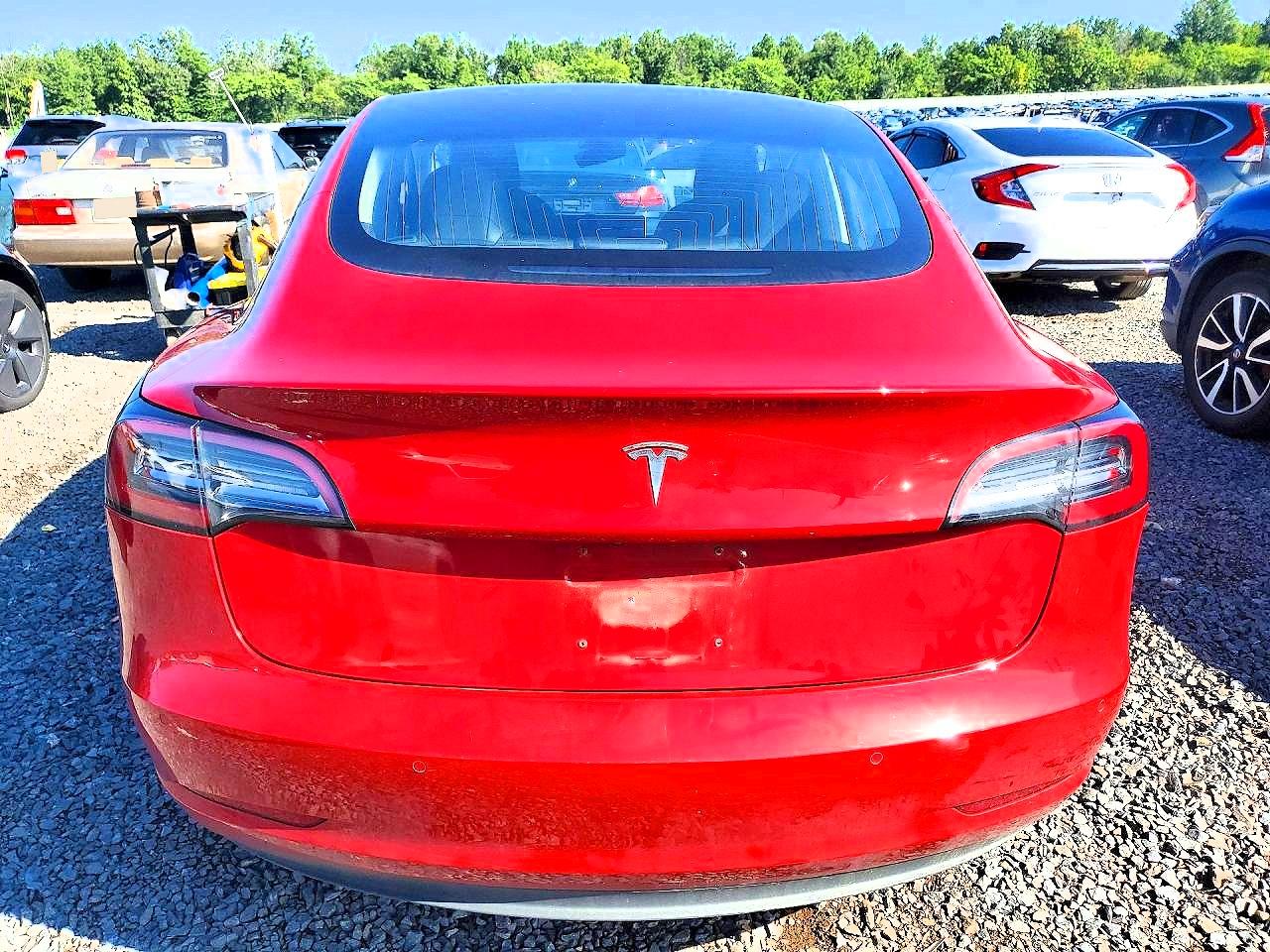 2018 Tesla Model 3 Red vin: 5YJ3E1EA6JF043430