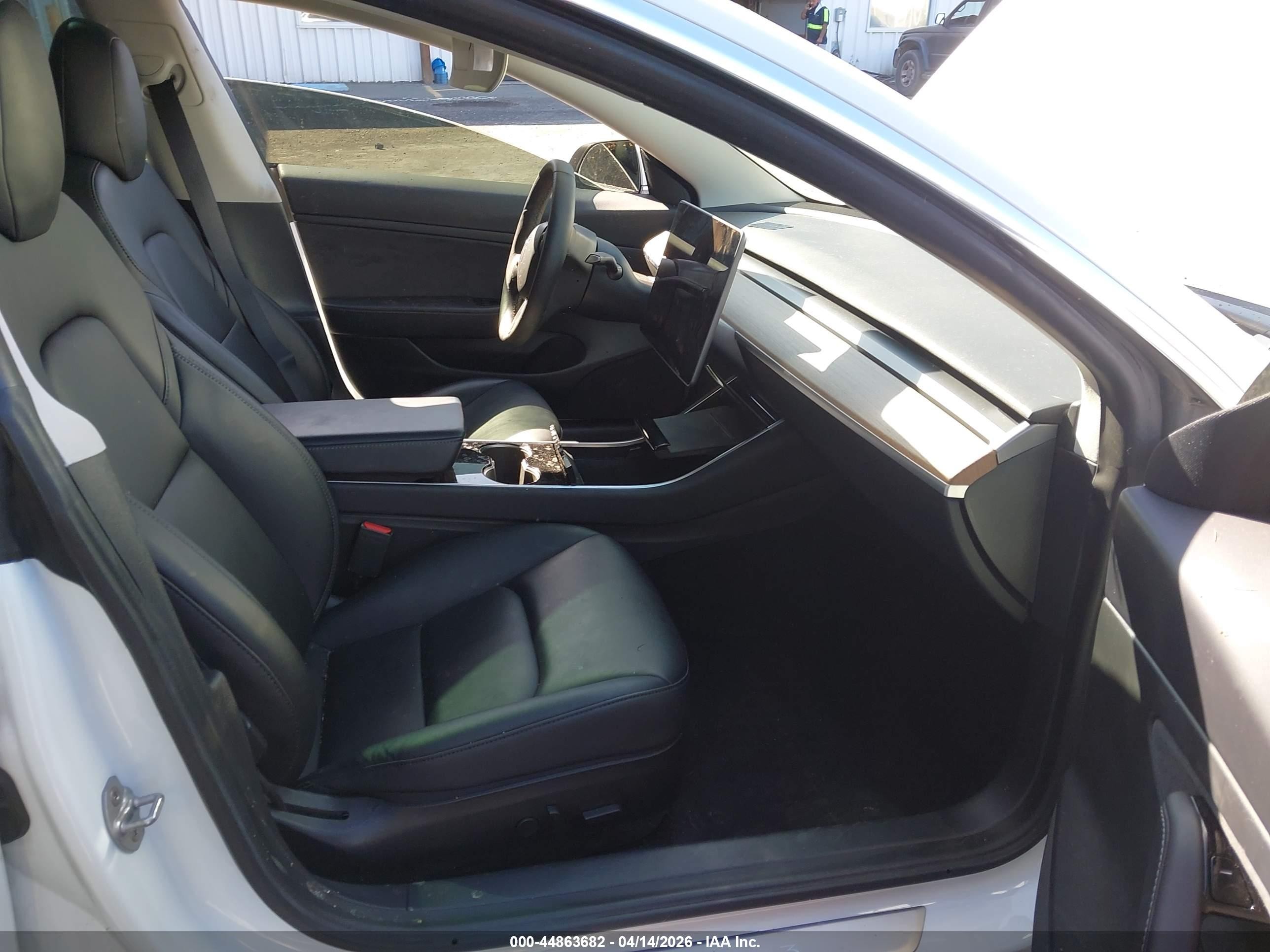 2020 Tesla Model 3 Standard Range Plus Rear-wheel Drive/standard Range Rear-wheel Drive Белый vin: 5YJ3E1EA6LF634246