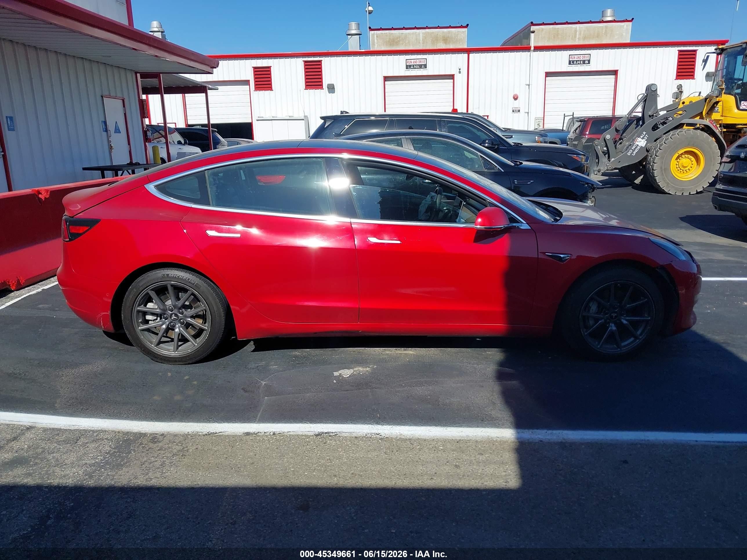 2020 Tesla Model 3 Standard Range Plus Rear-wheel Drive/standard Range Rear-wheel Drive Red vin: 5YJ3E1EA6LF804623