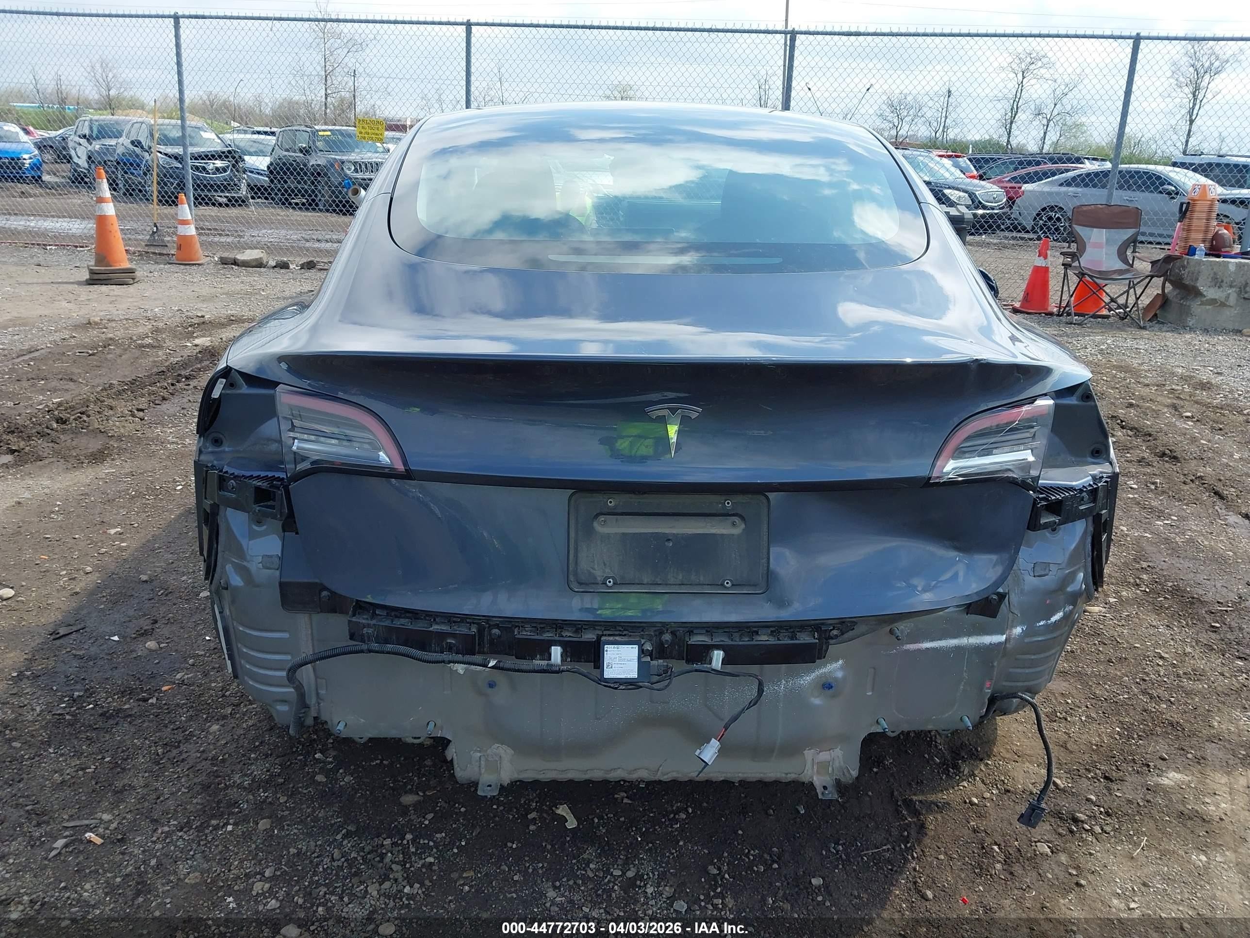 2021 Tesla Model 3 Standard Range Plus Rear-wheel Drive Gray vin: 5YJ3E1EA6MF095502