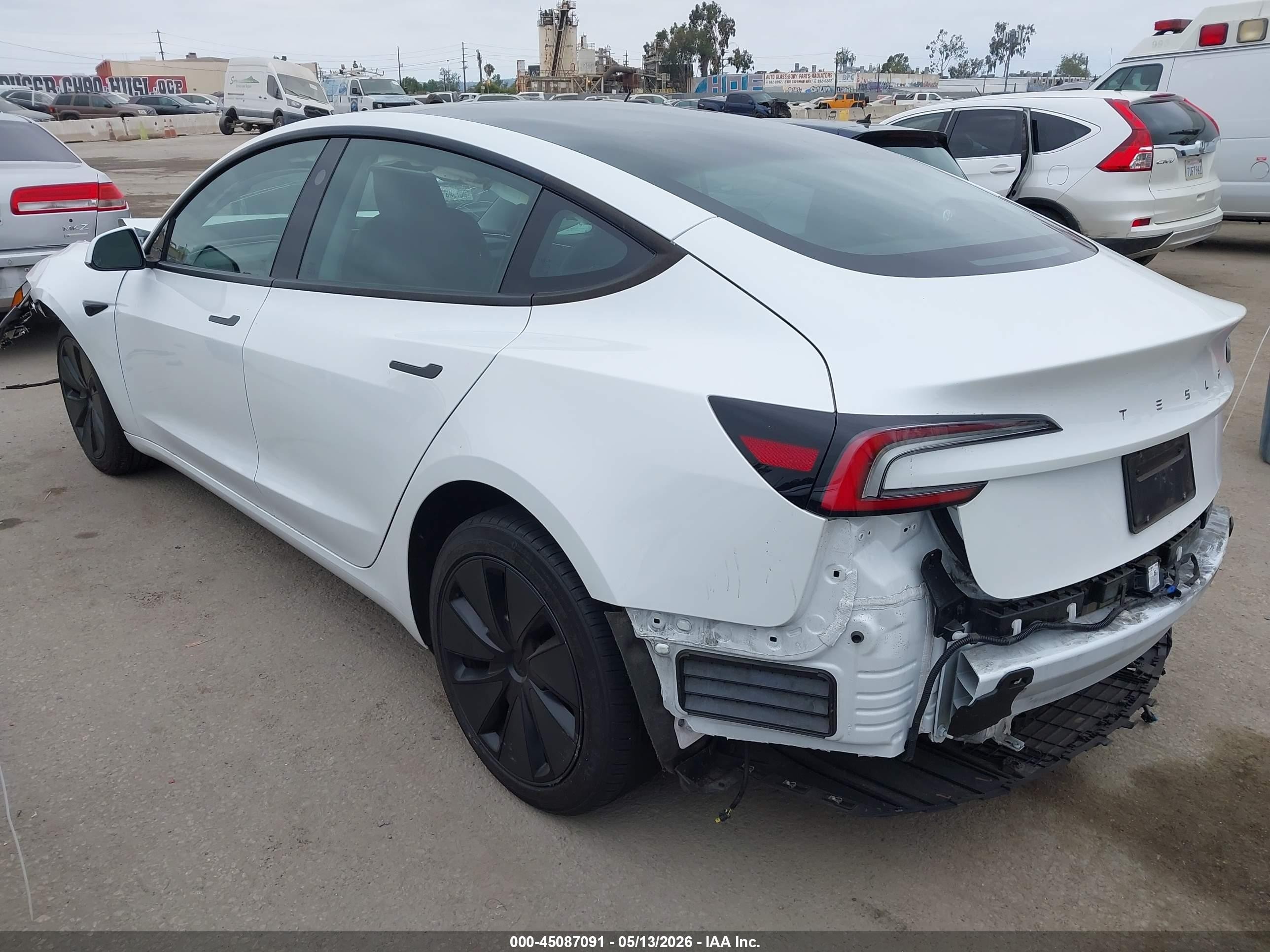 2025 Tesla Model 3 Long Range Rear-wheel Drive/standard Rear-wheel Drive White vin: 5YJ3E1EA6SF005231