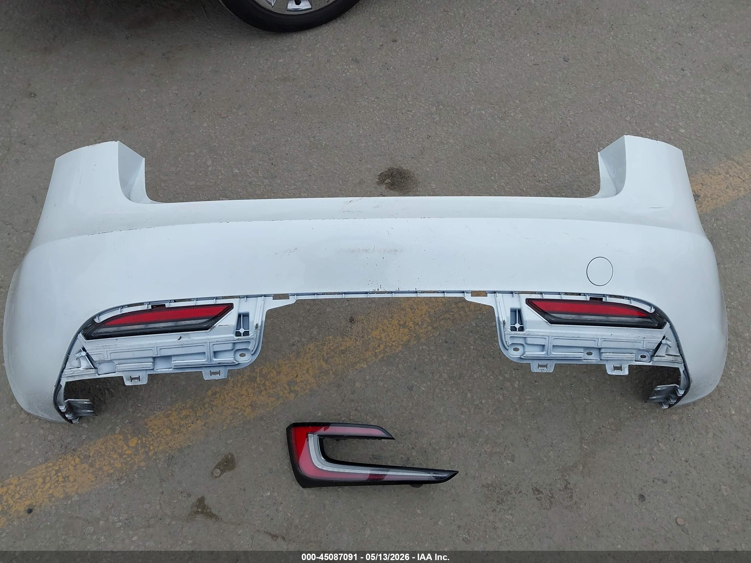 2025 Tesla Model 3 Long Range Rear-wheel Drive/standard Rear-wheel Drive White vin: 5YJ3E1EA6SF005231