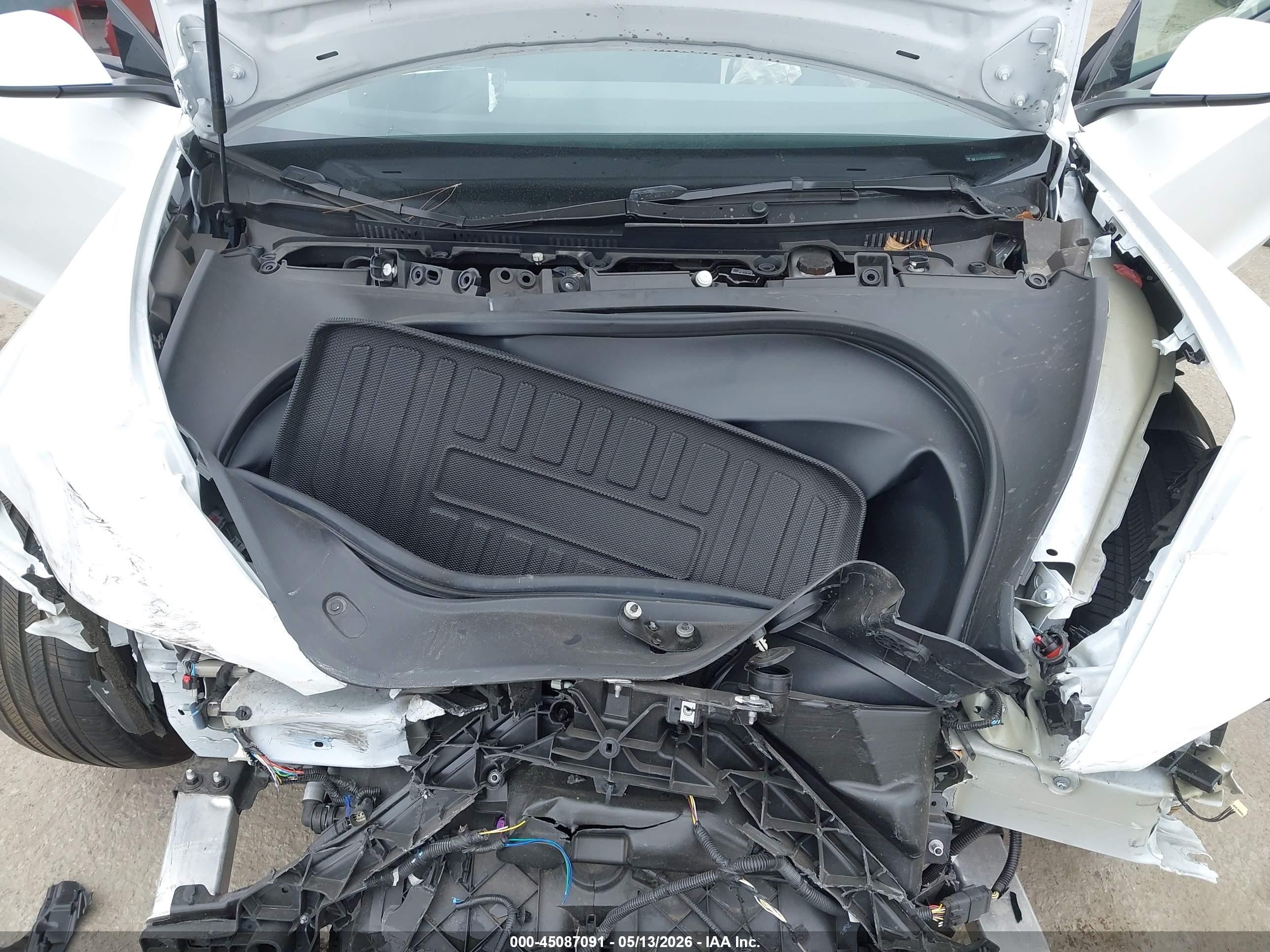 2025 Tesla Model 3 Long Range Rear-wheel Drive/standard Rear-wheel Drive White vin: 5YJ3E1EA6SF005231