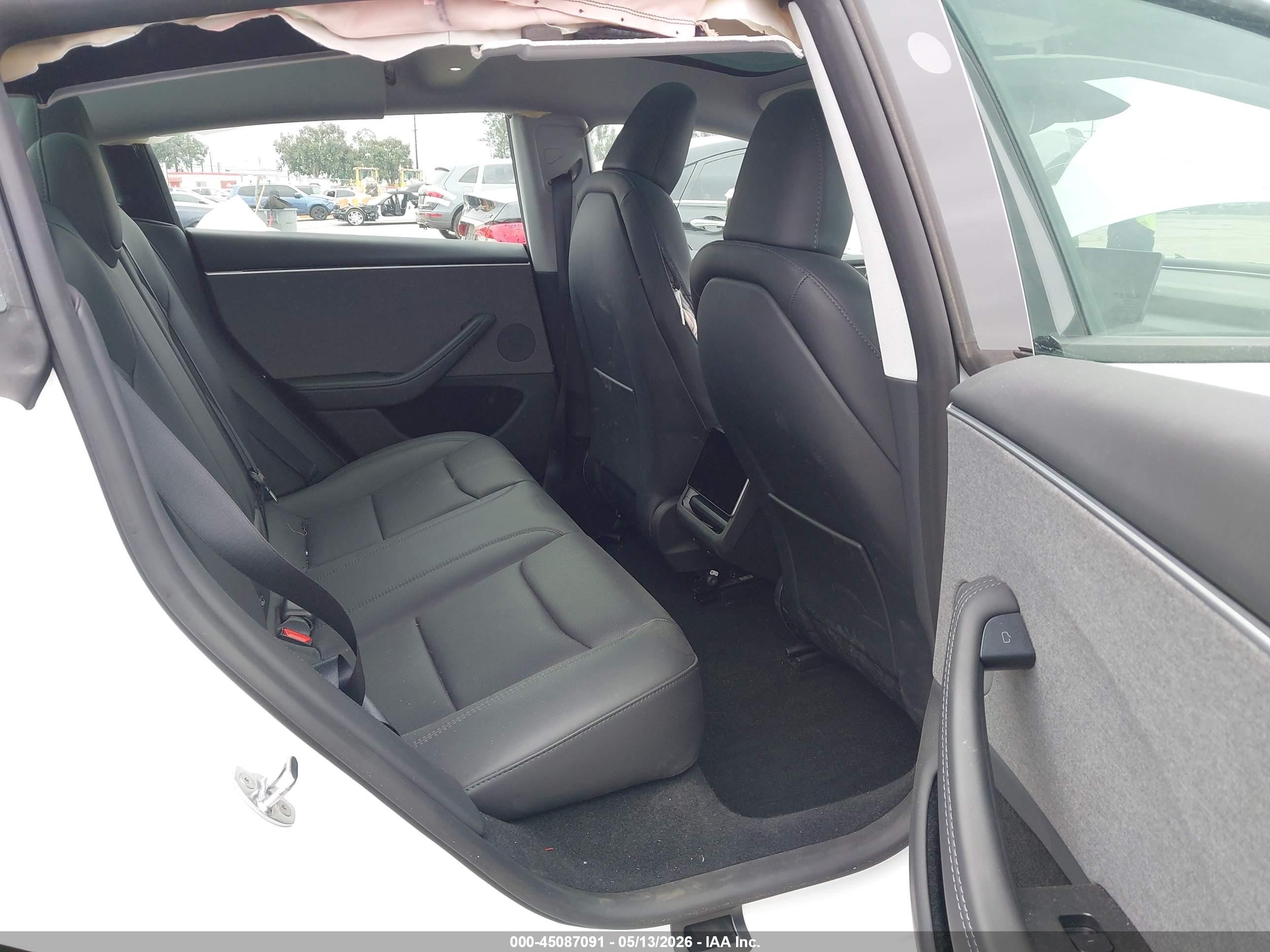 2025 Tesla Model 3 Long Range Rear-wheel Drive/standard Rear-wheel Drive White vin: 5YJ3E1EA6SF005231
