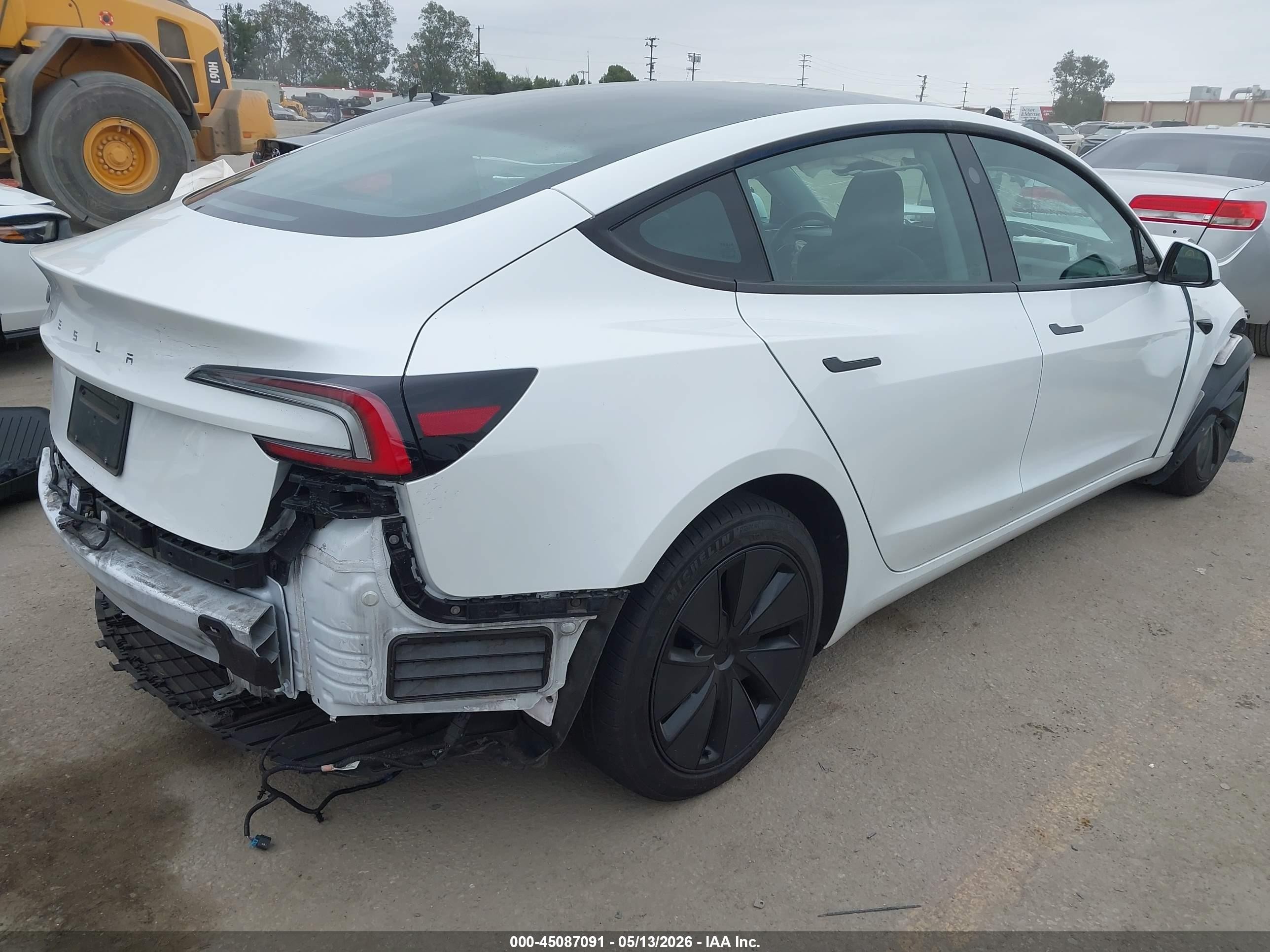 2025 Tesla Model 3 Long Range Rear-wheel Drive/standard Rear-wheel Drive White vin: 5YJ3E1EA6SF005231