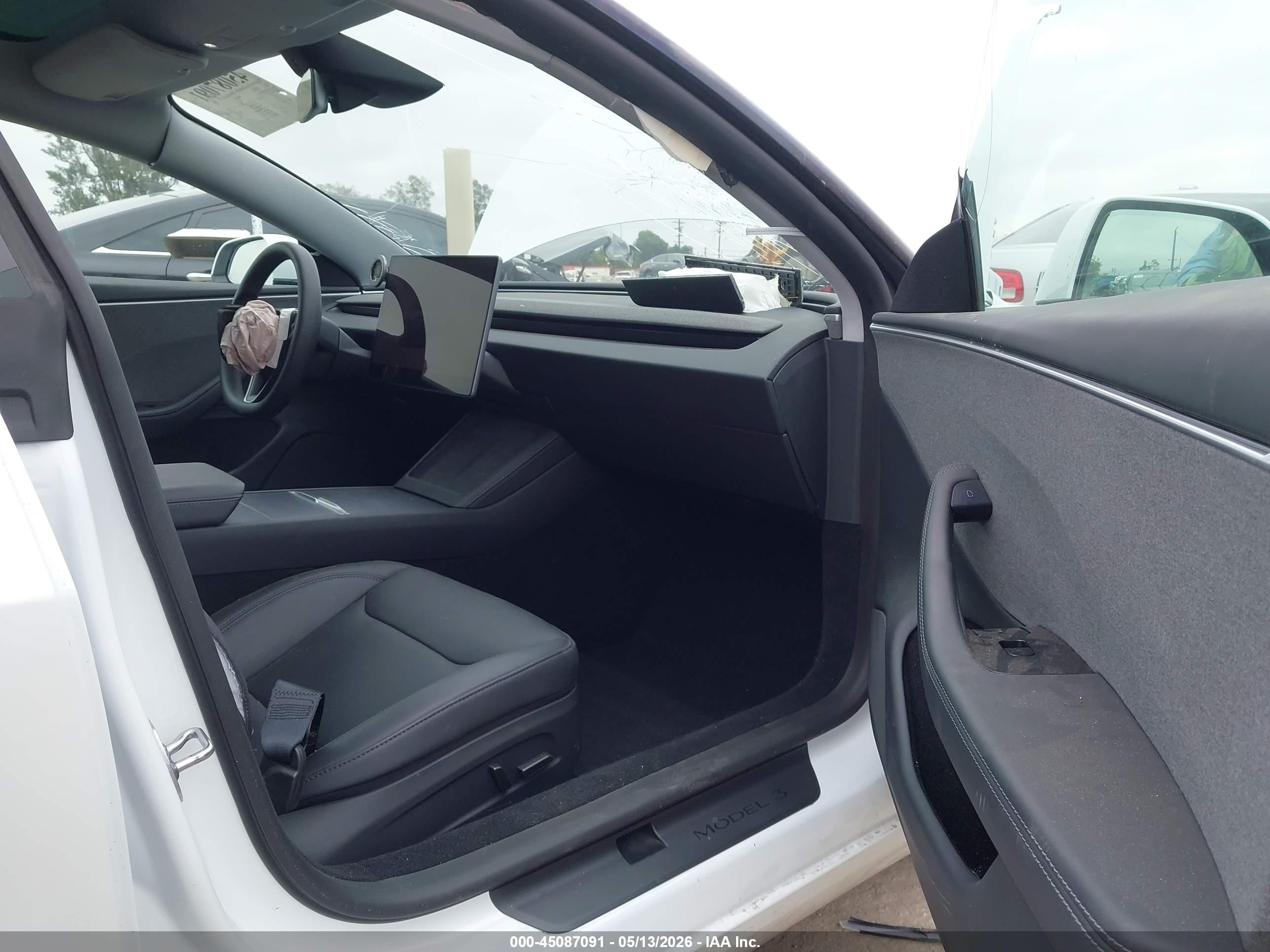 2025 Tesla Model 3 Long Range Rear-wheel Drive/standard Rear-wheel Drive White vin: 5YJ3E1EA6SF005231