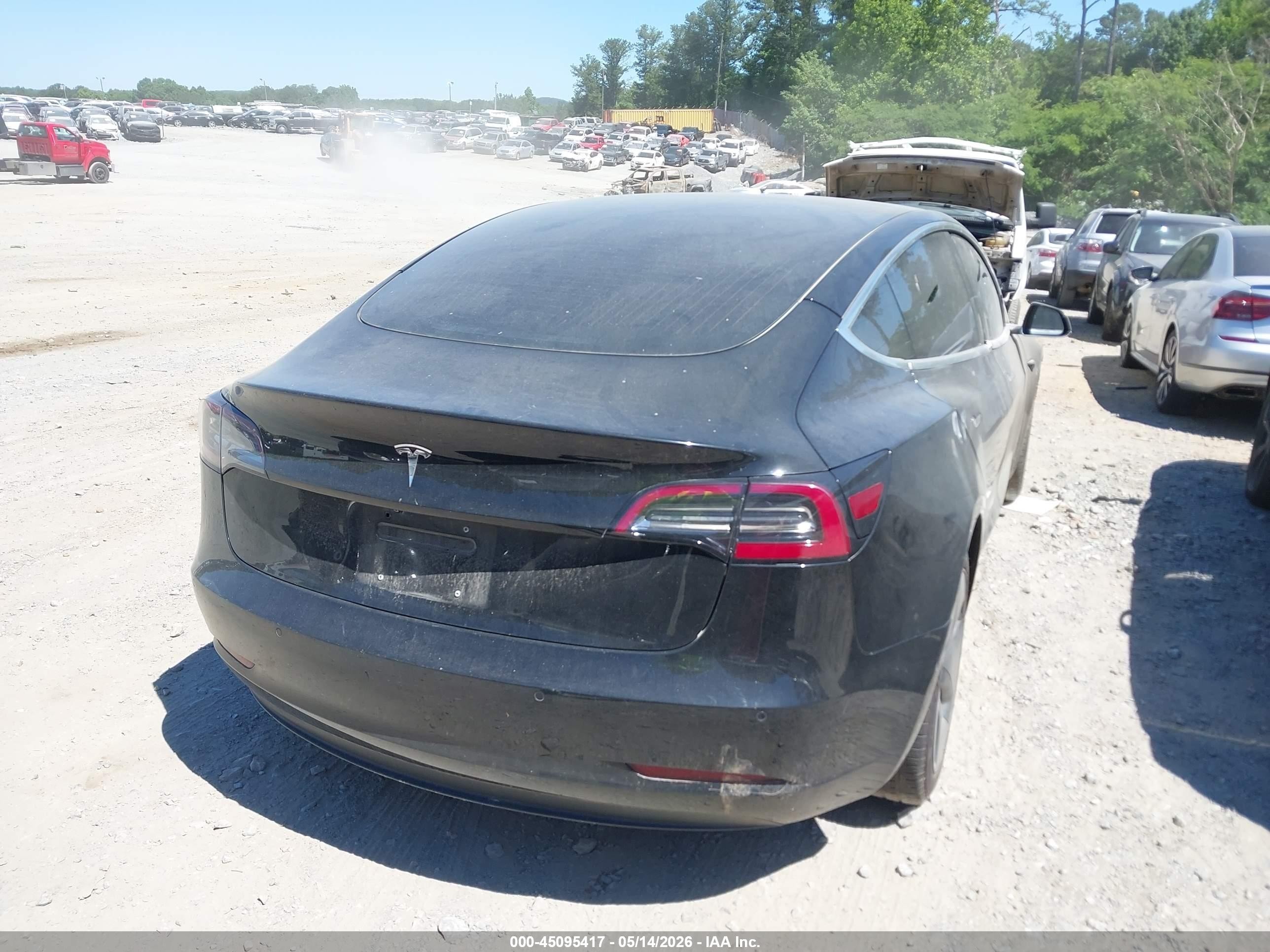 2018 Tesla Model 3   Черный vin: 5YJ3E1EA7JF020920