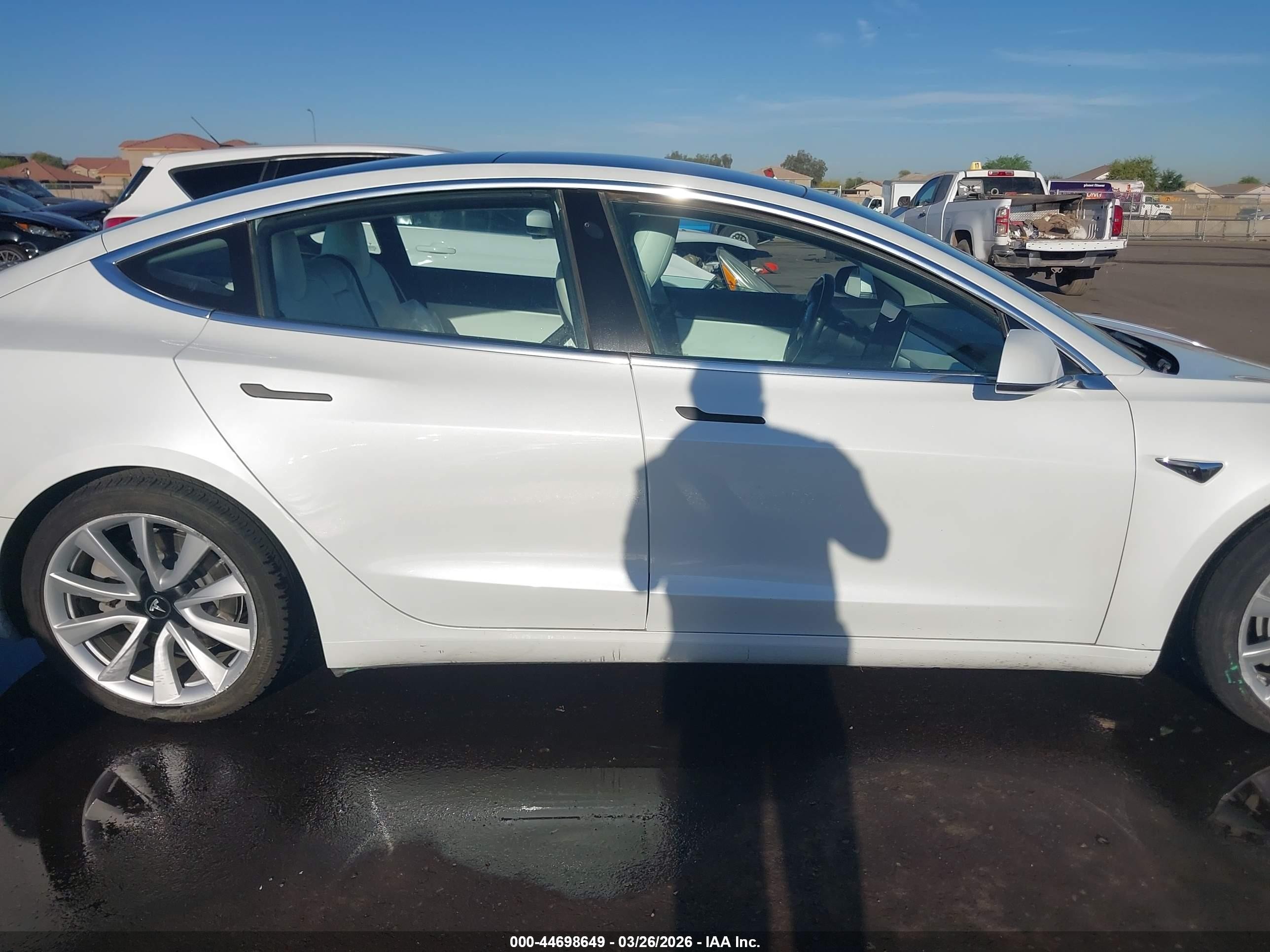 2018 Tesla Model 3 Long Range/mid Range Белый vin: 5YJ3E1EA7JF169618