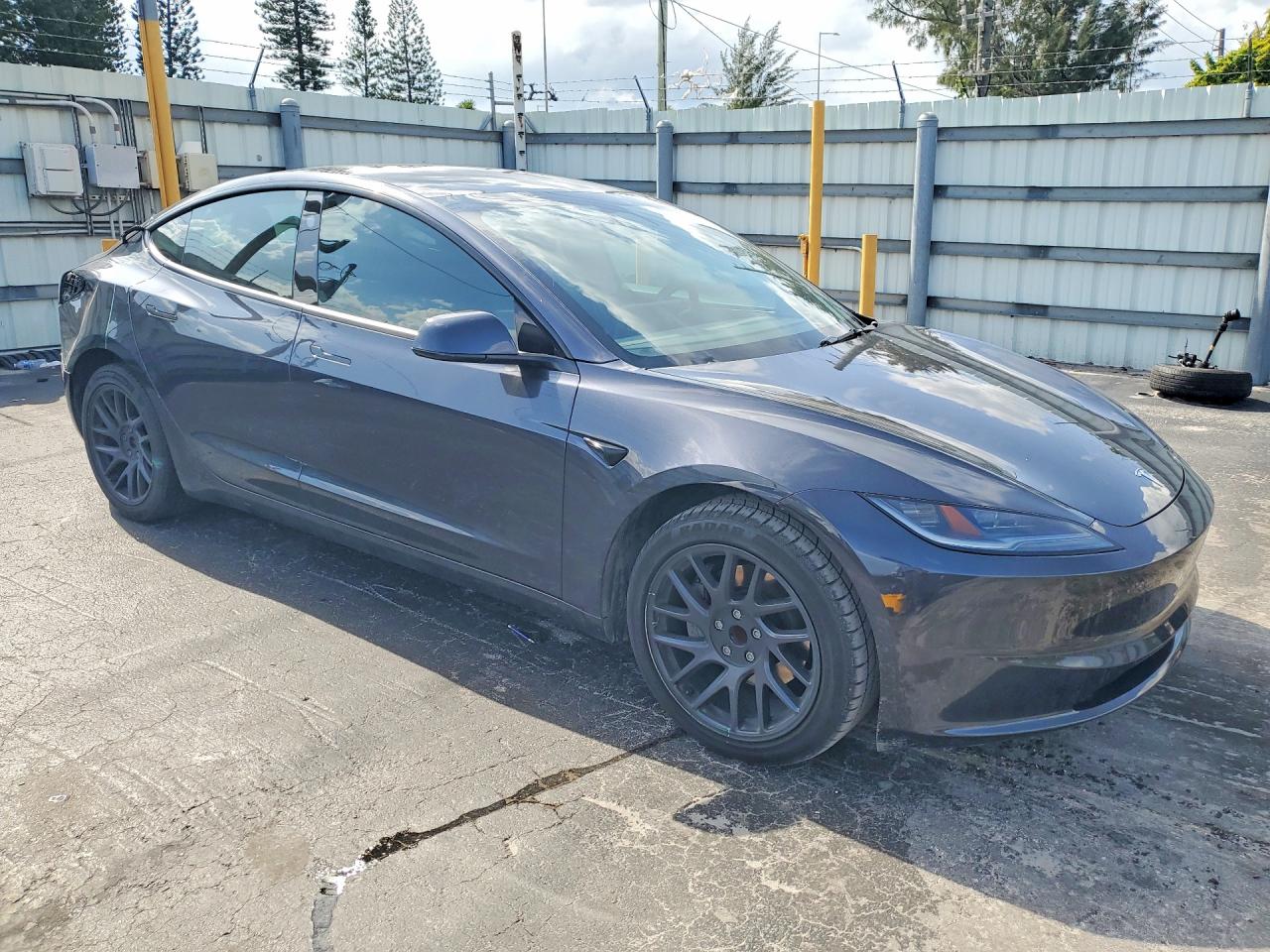 2024 Tesla Model 3 Gray vin: 5YJ3E1EA8RF855694
