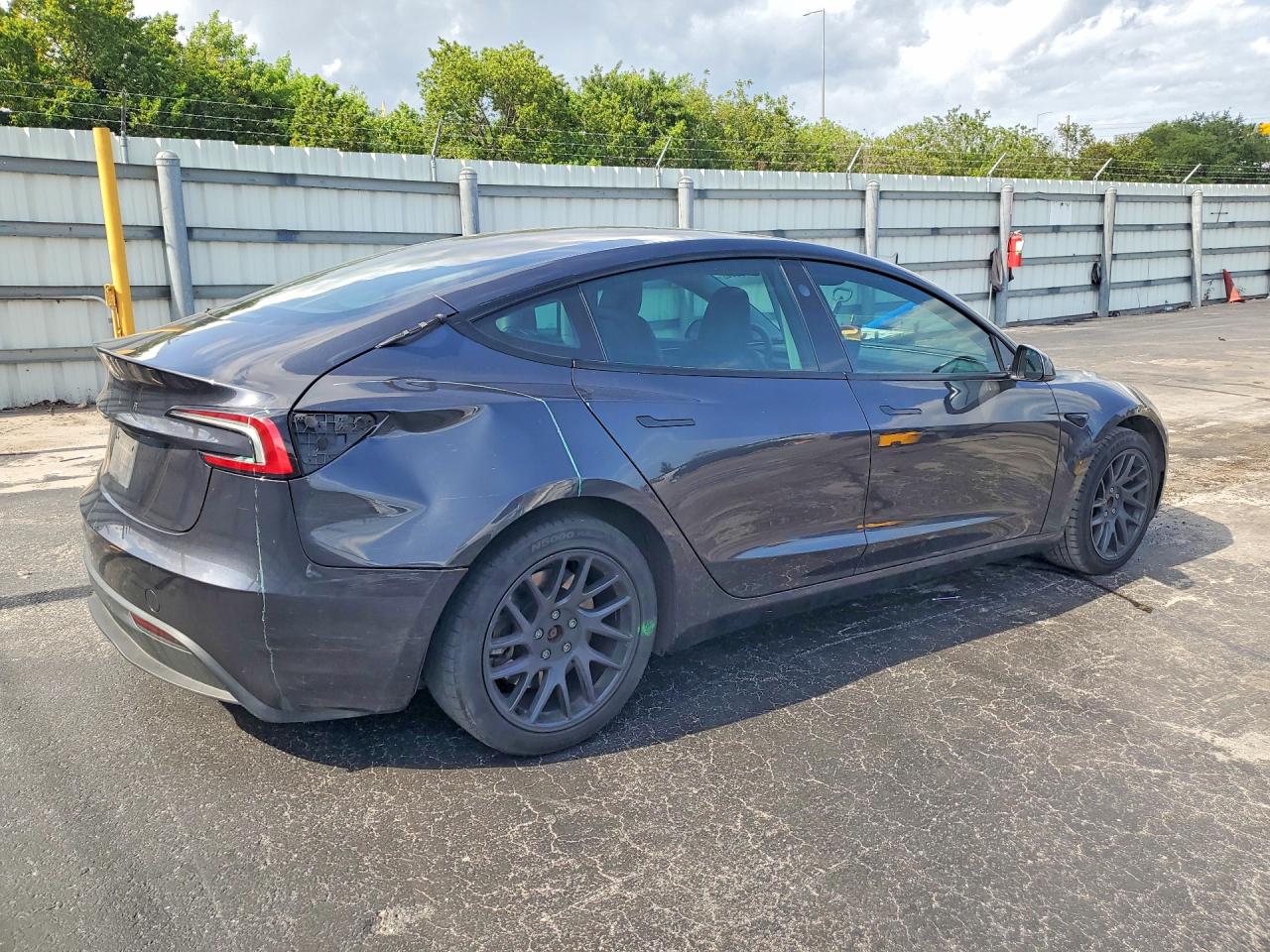2024 Tesla Model 3 Gray vin: 5YJ3E1EA8RF855694