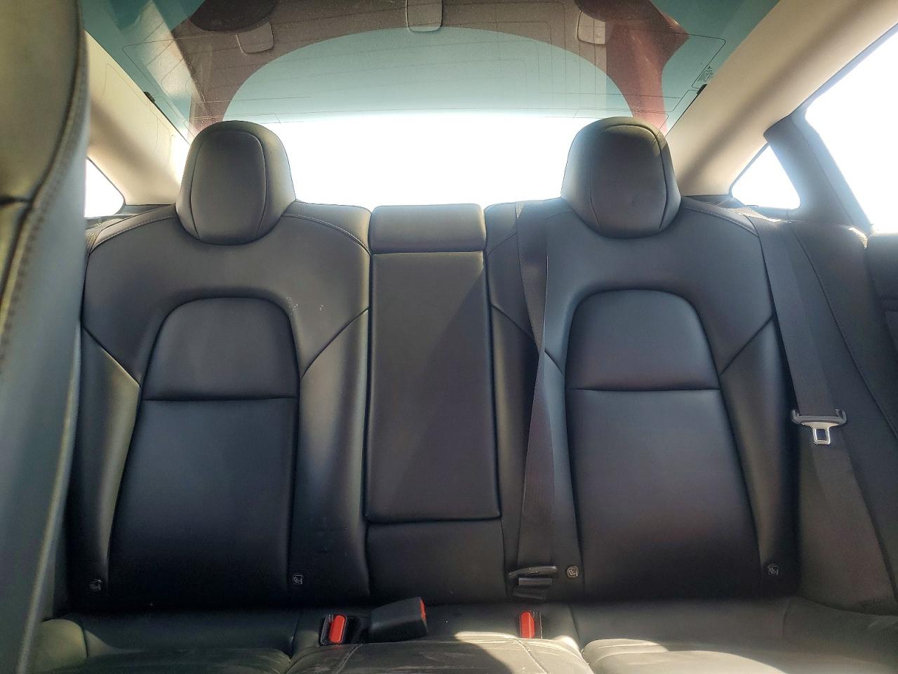 2019 Tesla Model 3 Red vin: 5YJ3E1EA9KF447193