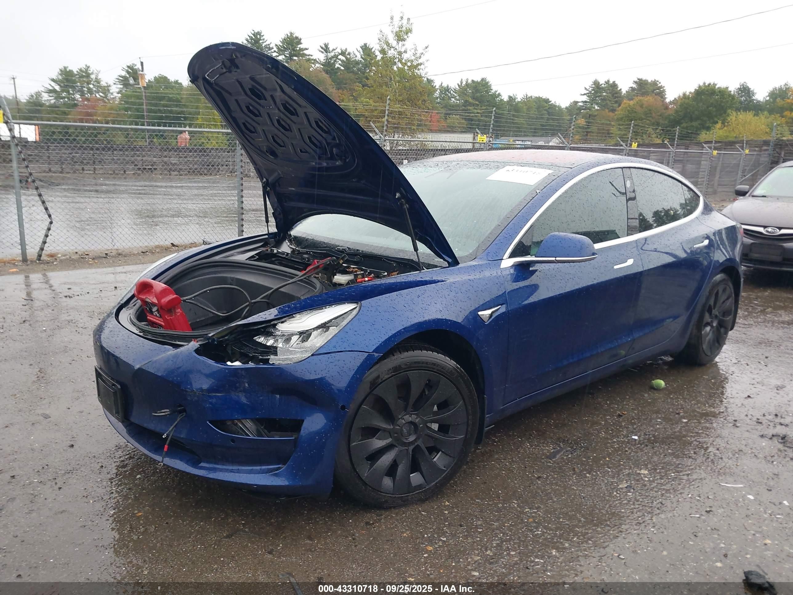 2018 Tesla Model 3 Long Range/mid Range Синий vin: 5YJ3E1EAXJF016960