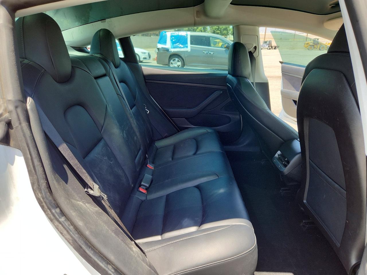 2020 Tesla Model 3 Белый vin: 5YJ3E1EAXLF661823
