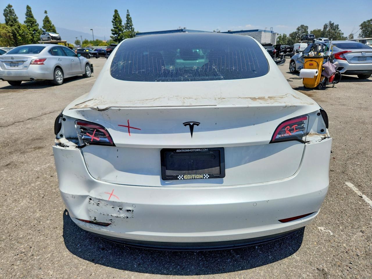 2020 Tesla Model 3 Белый vin: 5YJ3E1EAXLF661823