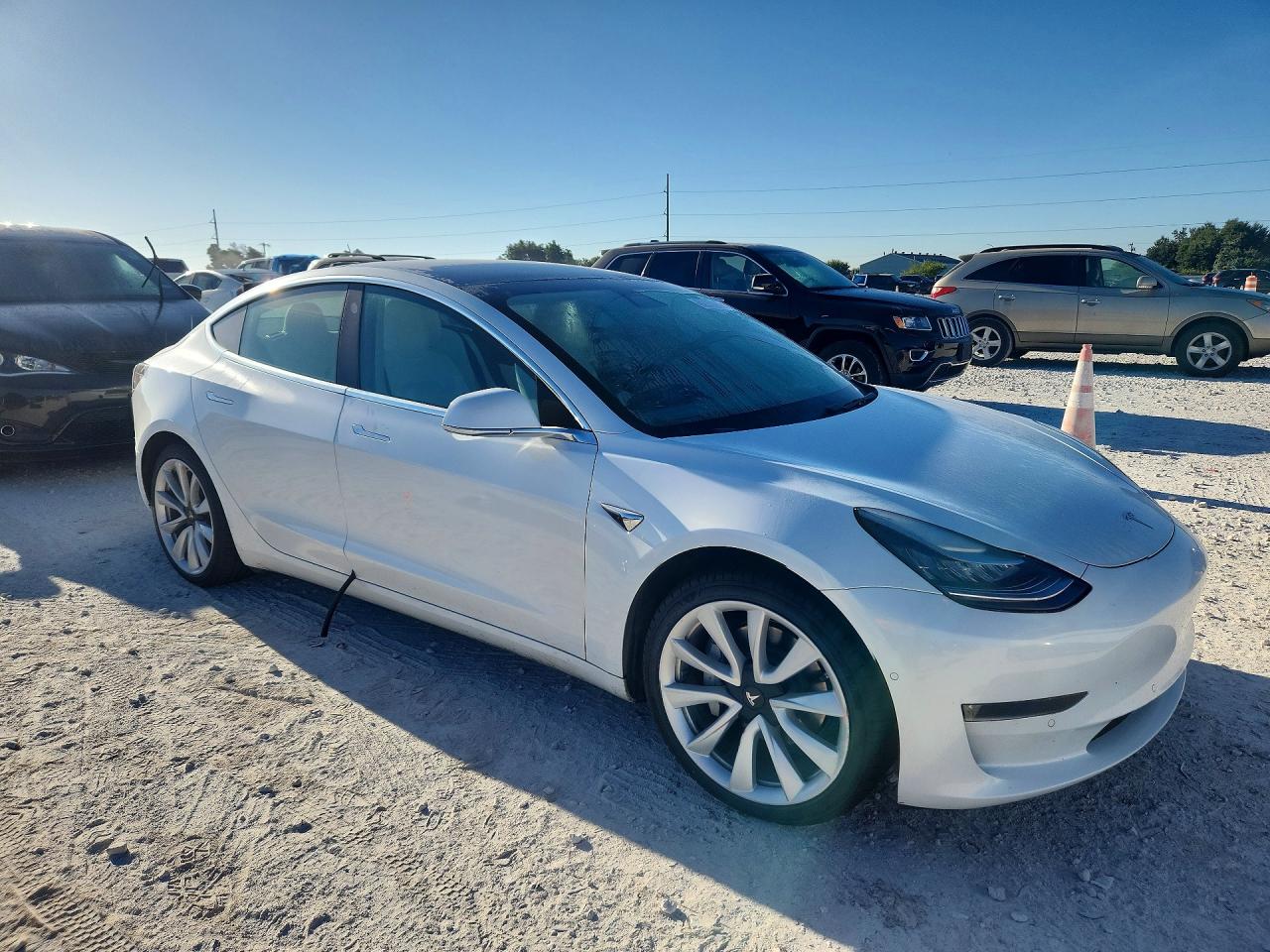 2020 Tesla Model 3 White vin: 5YJ3E1EB0LF640343