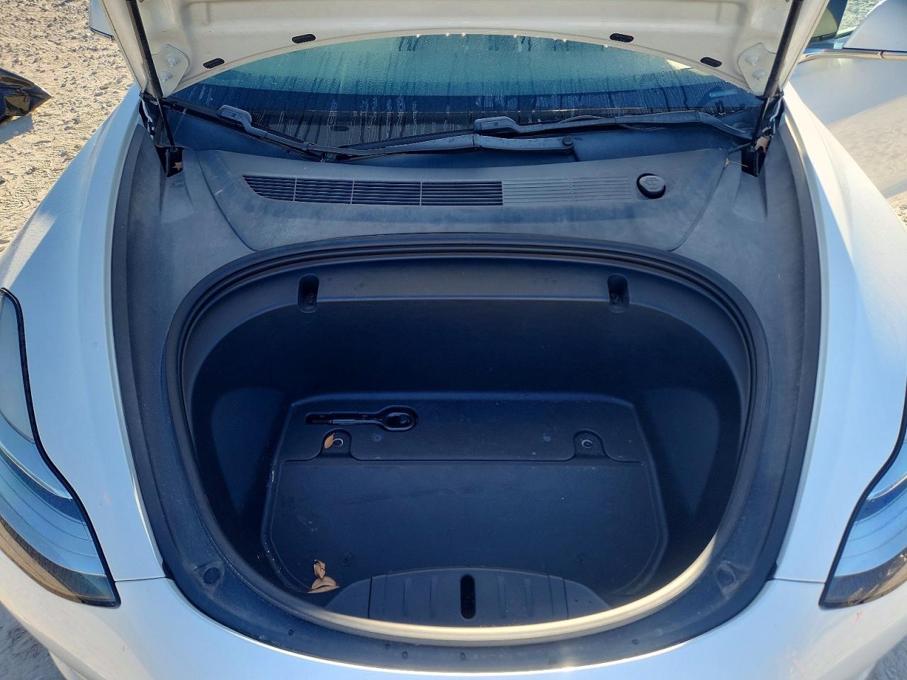 2020 Tesla Model 3 White vin: 5YJ3E1EB0LF640343