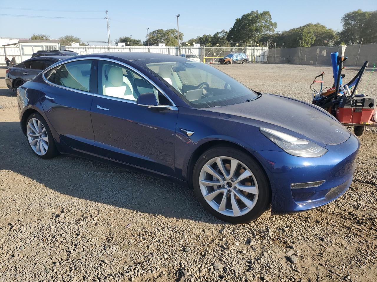 2018 Tesla Model 3 Синий vin: 5YJ3E1EB1JF135408