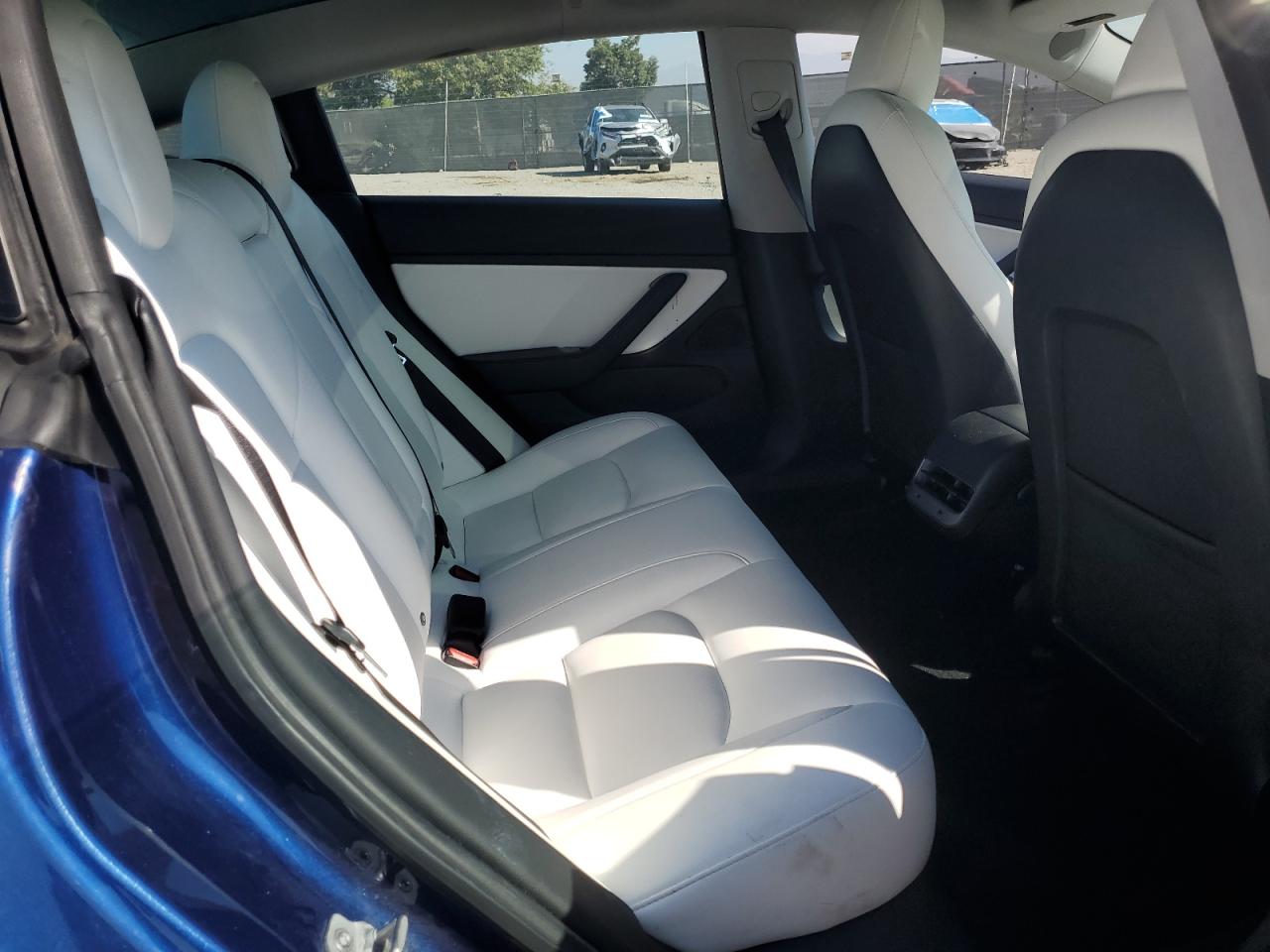 2018 Tesla Model 3 Синий vin: 5YJ3E1EB1JF135408