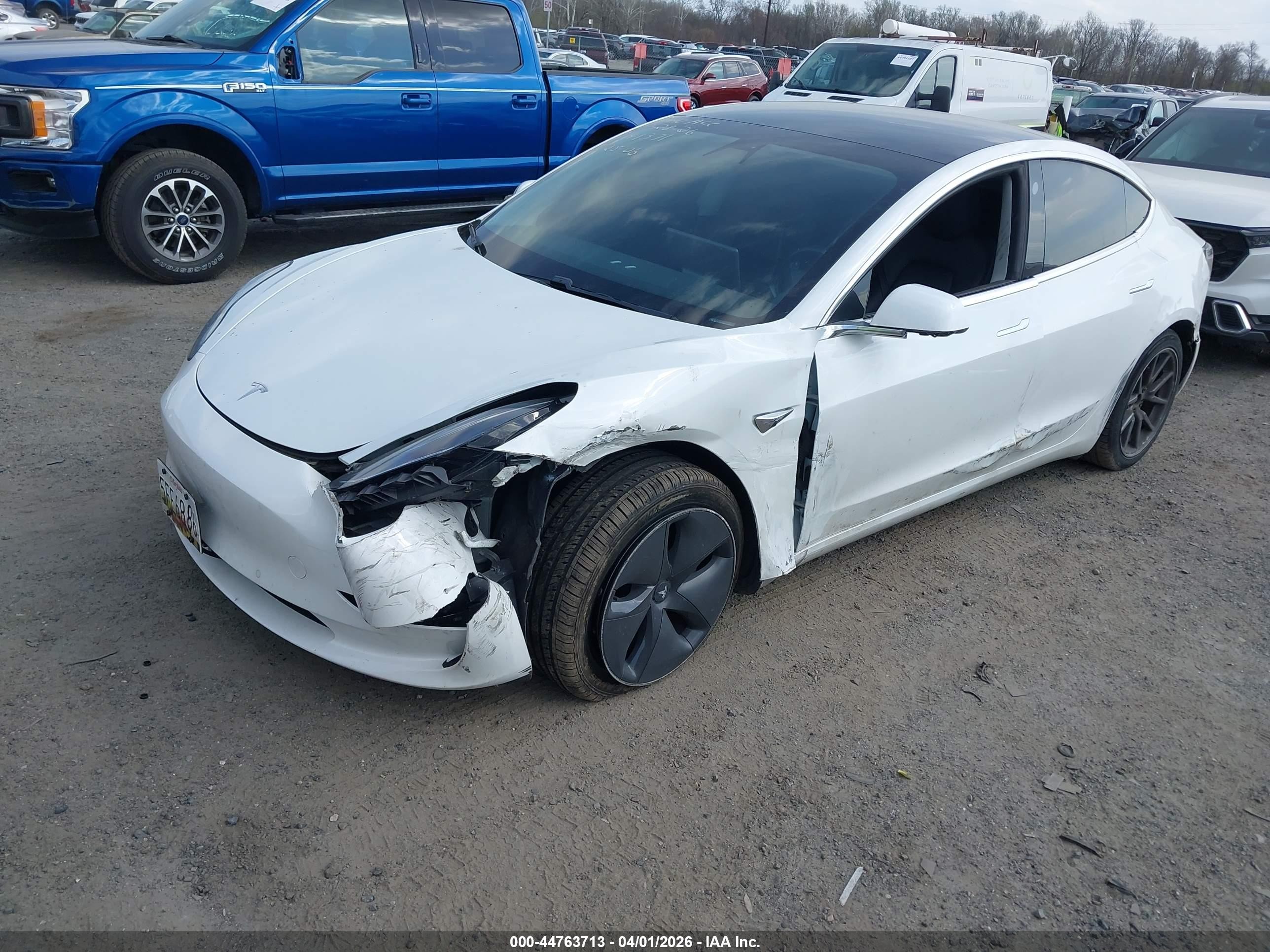 2019 Tesla Model 3 Long Range/performance Белый vin: 5YJ3E1EB1KF494016