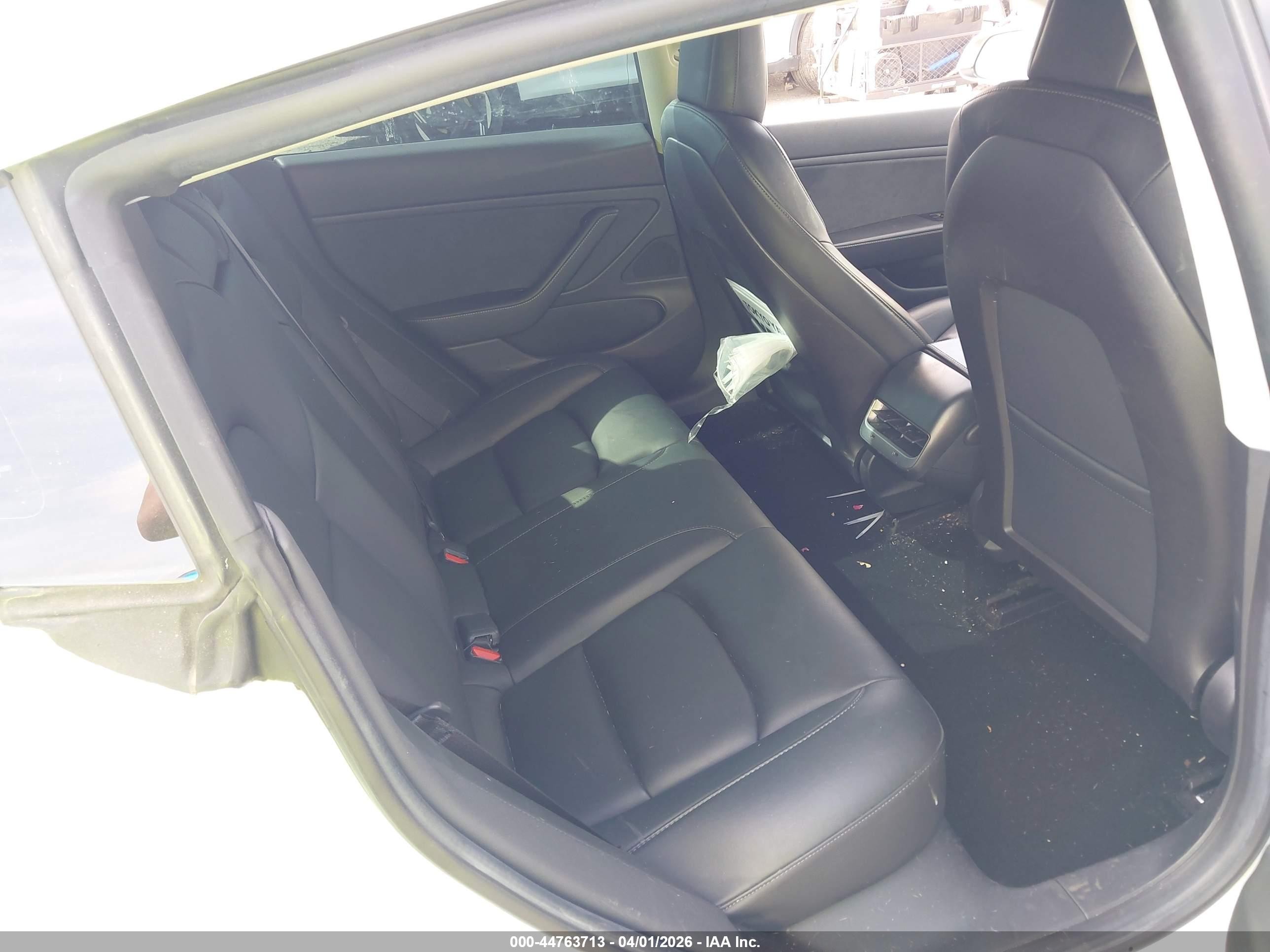 2019 Tesla Model 3 Long Range/performance Белый vin: 5YJ3E1EB1KF494016