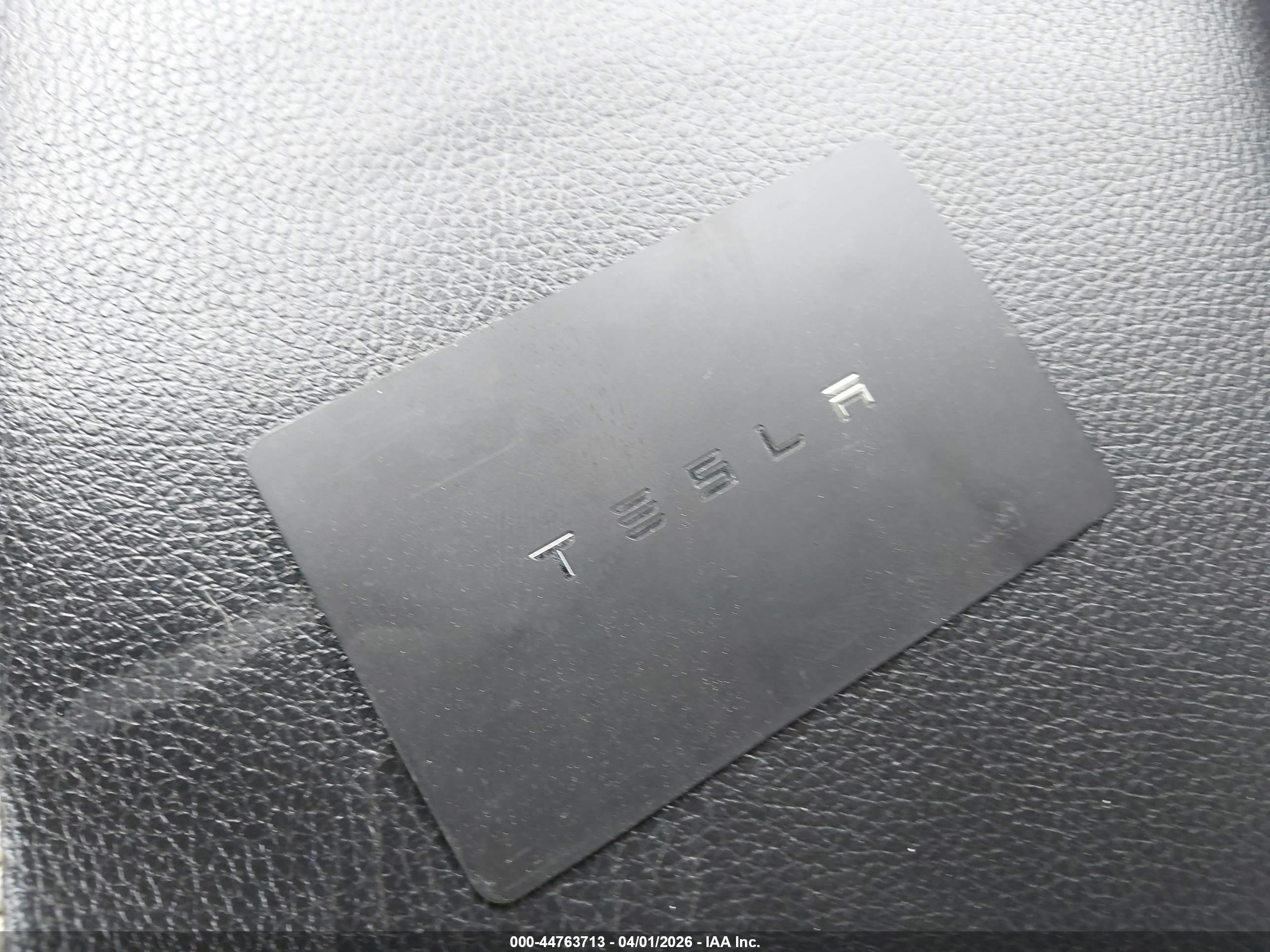 2019 Tesla Model 3 Long Range/performance Белый vin: 5YJ3E1EB1KF494016