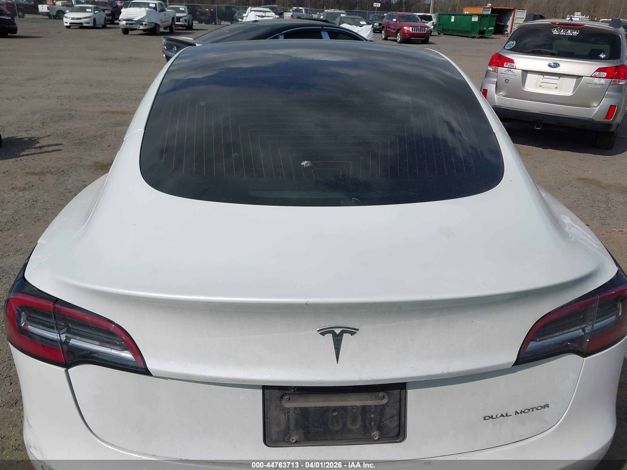 2019 Tesla Model 3 Long Range/performance Белый vin: 5YJ3E1EB1KF494016