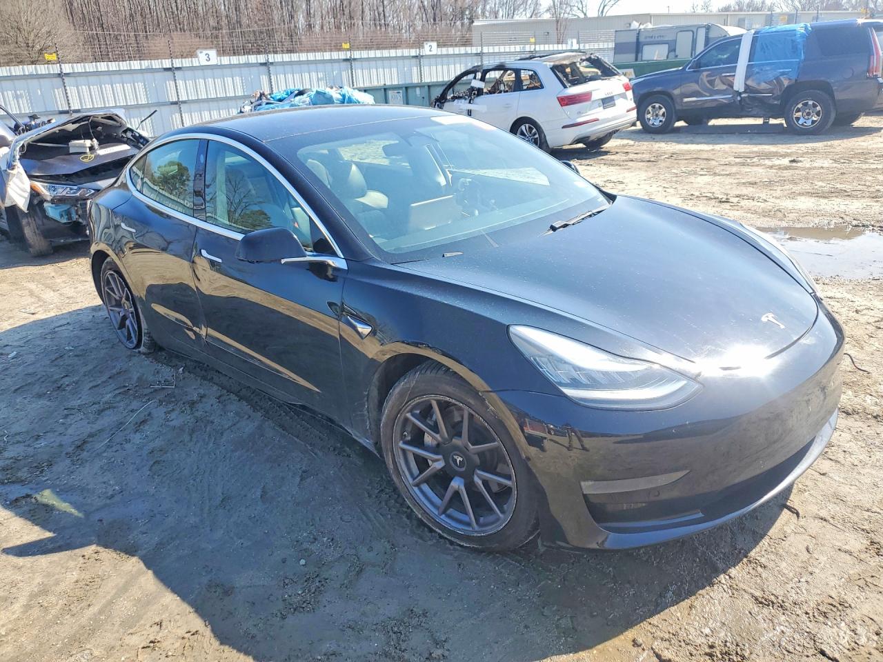 2019 Tesla Model 3 Черный vin: 5YJ3E1EB1KF497031