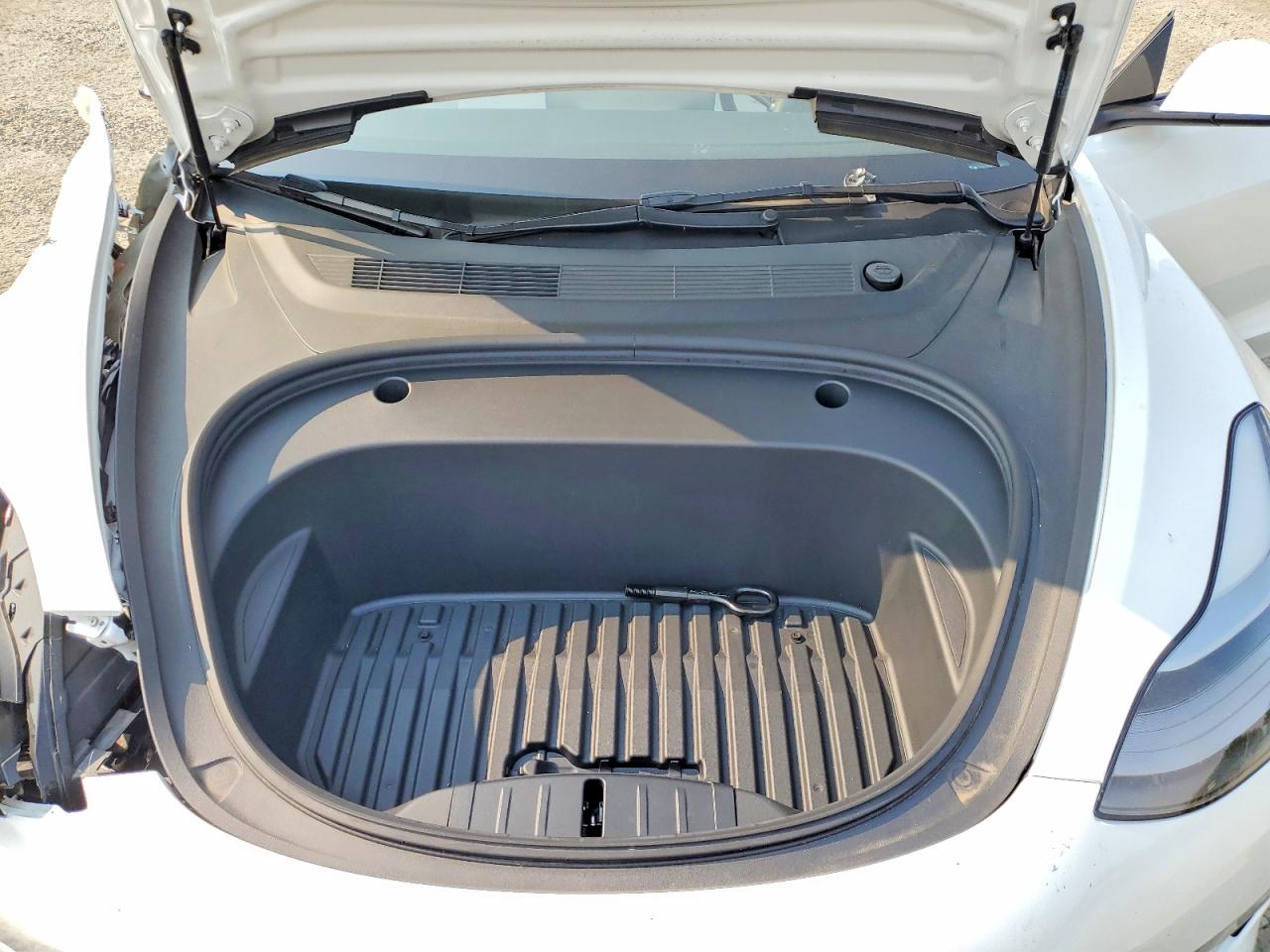 2022 Tesla Model 3 White vin: 5YJ3E1EB1NF343164
