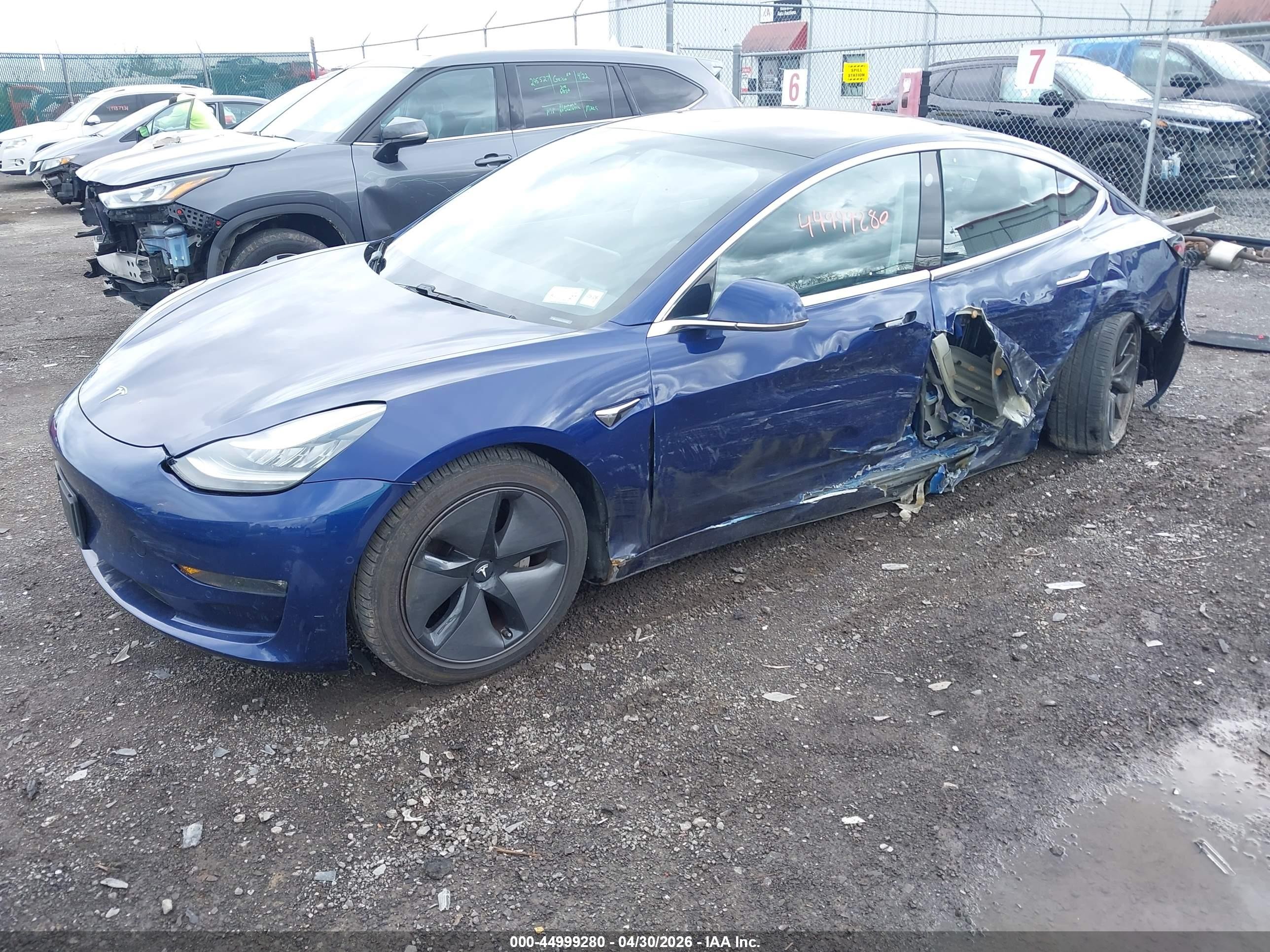 2018 Tesla Model 3 Long Range/performance Синий vin: 5YJ3E1EB3JF105083