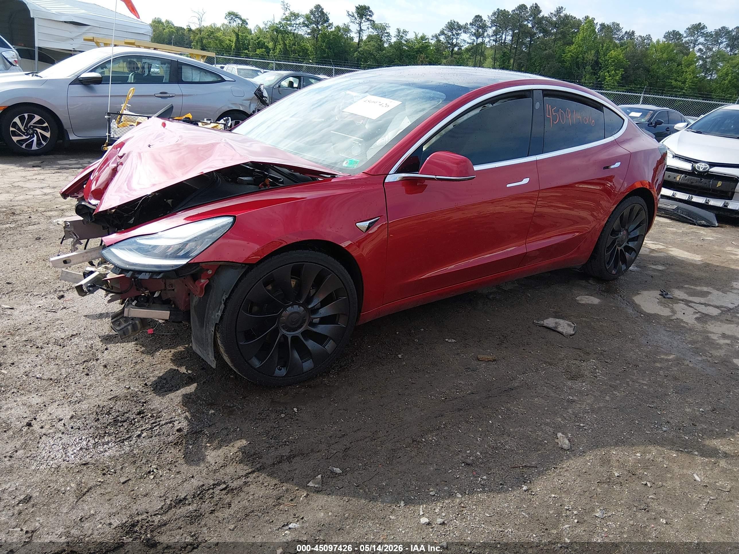 2018 Tesla Model 3 Long Range/performance Красный vin: 5YJ3E1EB3JF135216
