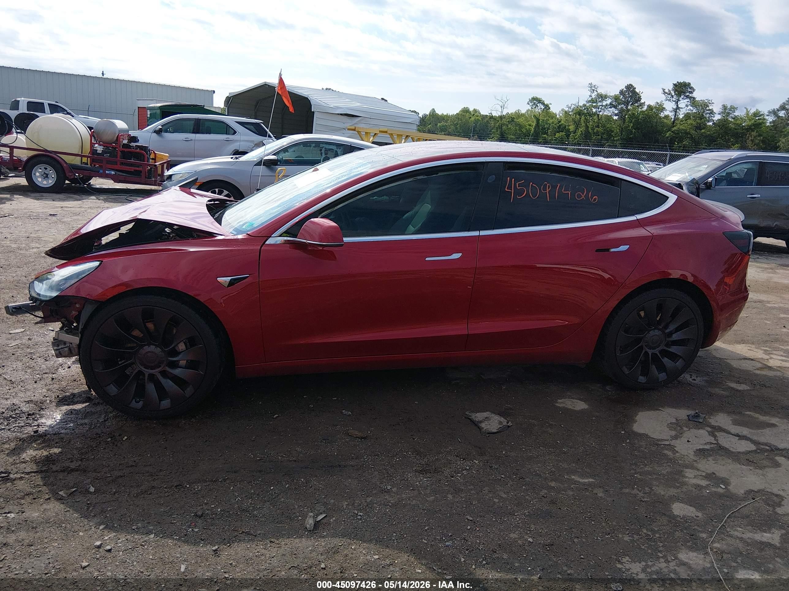 2018 Tesla Model 3 Long Range/performance Красный vin: 5YJ3E1EB3JF135216