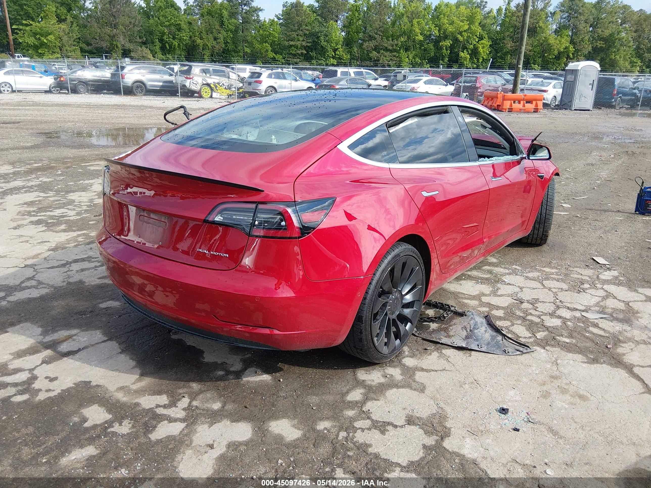2018 Tesla Model 3 Long Range/performance Красный vin: 5YJ3E1EB3JF135216