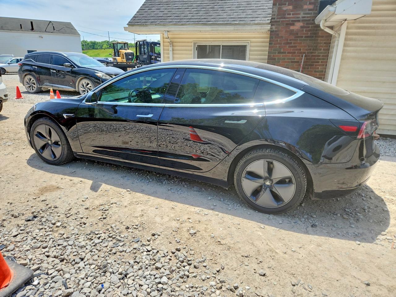 2020 Tesla Model 3 Черный vin: 5YJ3E1EB3LF639025