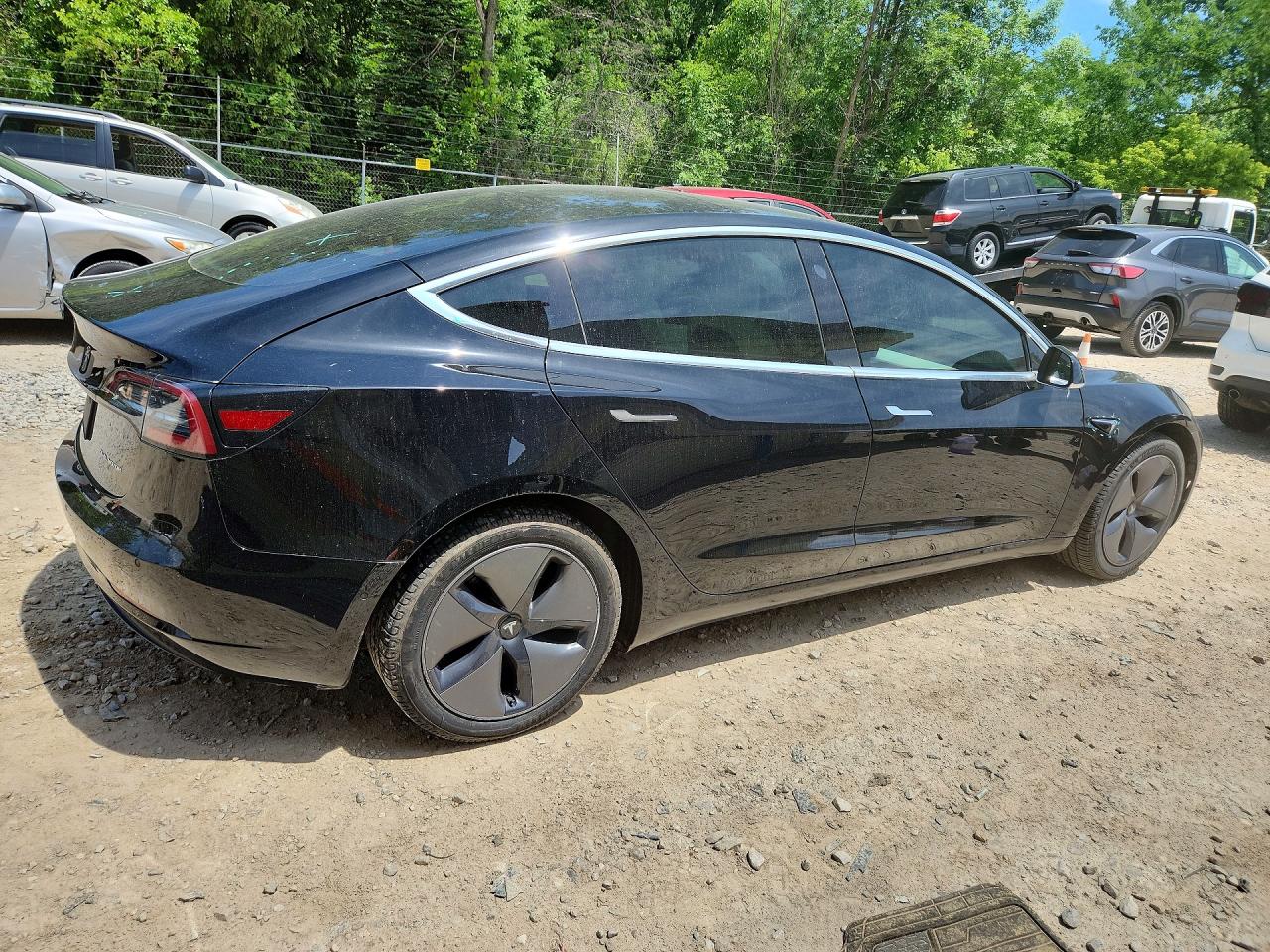 2020 Tesla Model 3 Черный vin: 5YJ3E1EB3LF639025