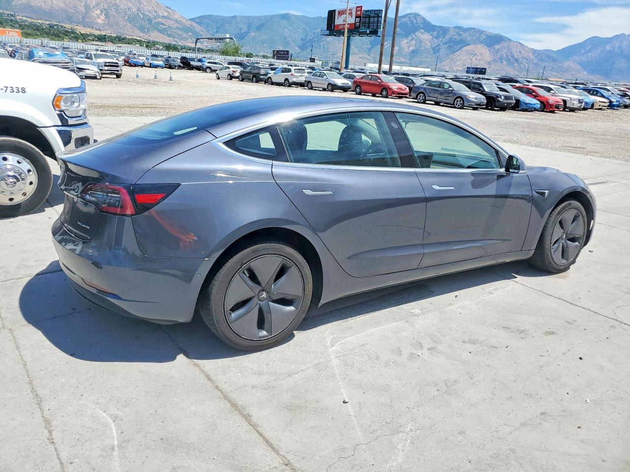 2018 Tesla Model 3 Gray vin: 5YJ3E1EB5JF093180