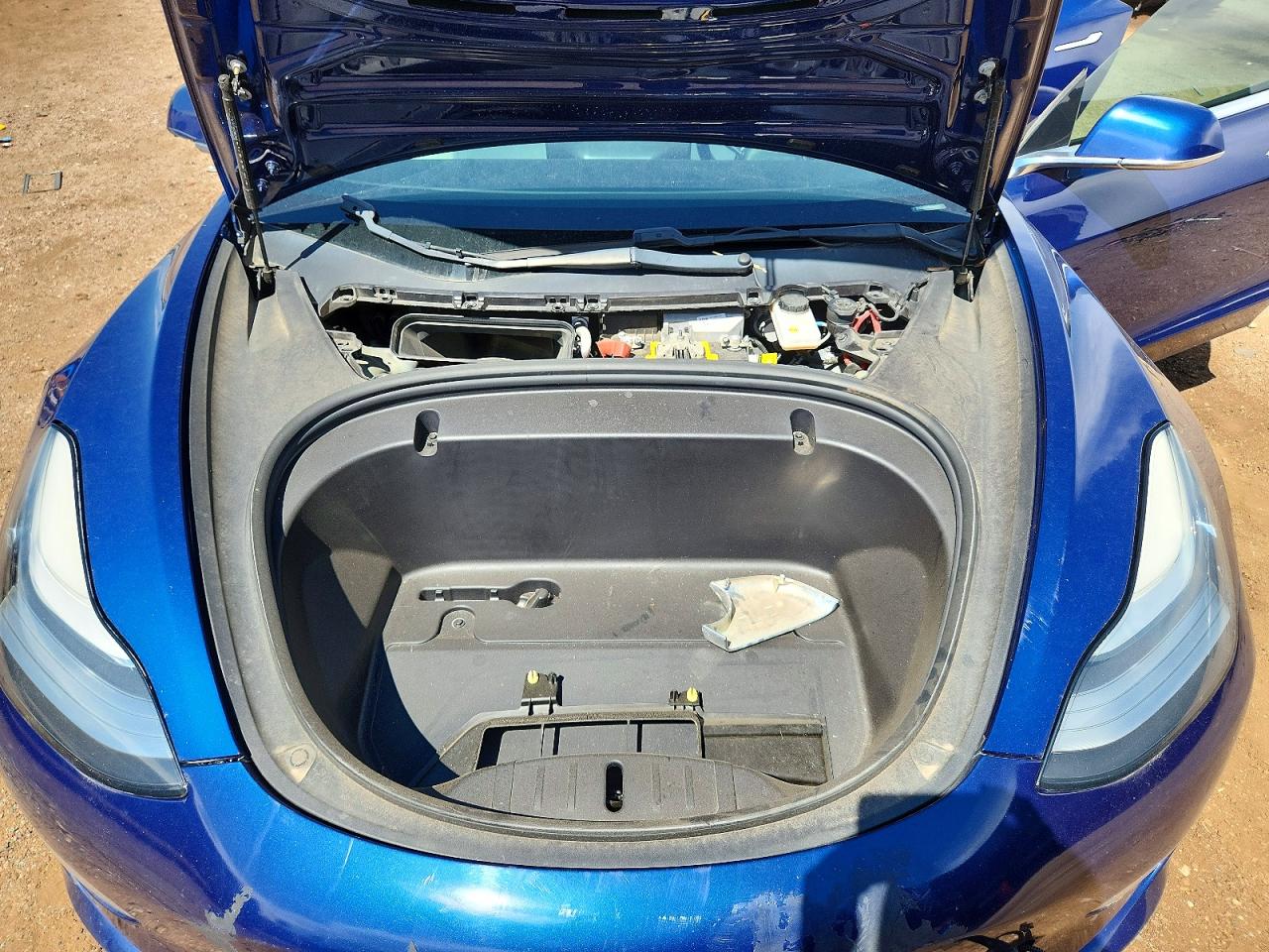 2020 Tesla Model 3 Blue vin: 5YJ3E1EB5LF640239
