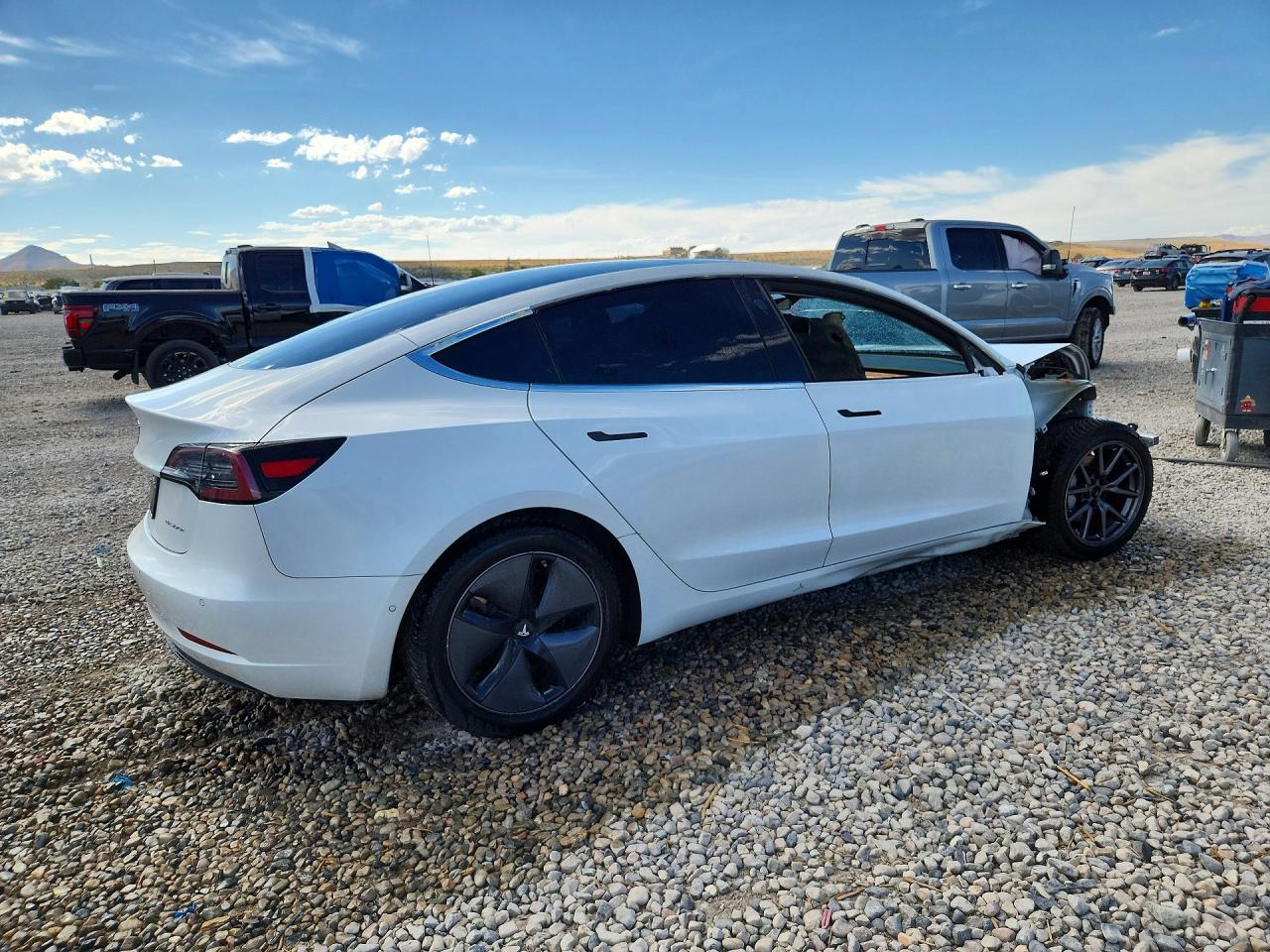 2020 Tesla Model 3 Белый vin: 5YJ3E1EB5LF711438