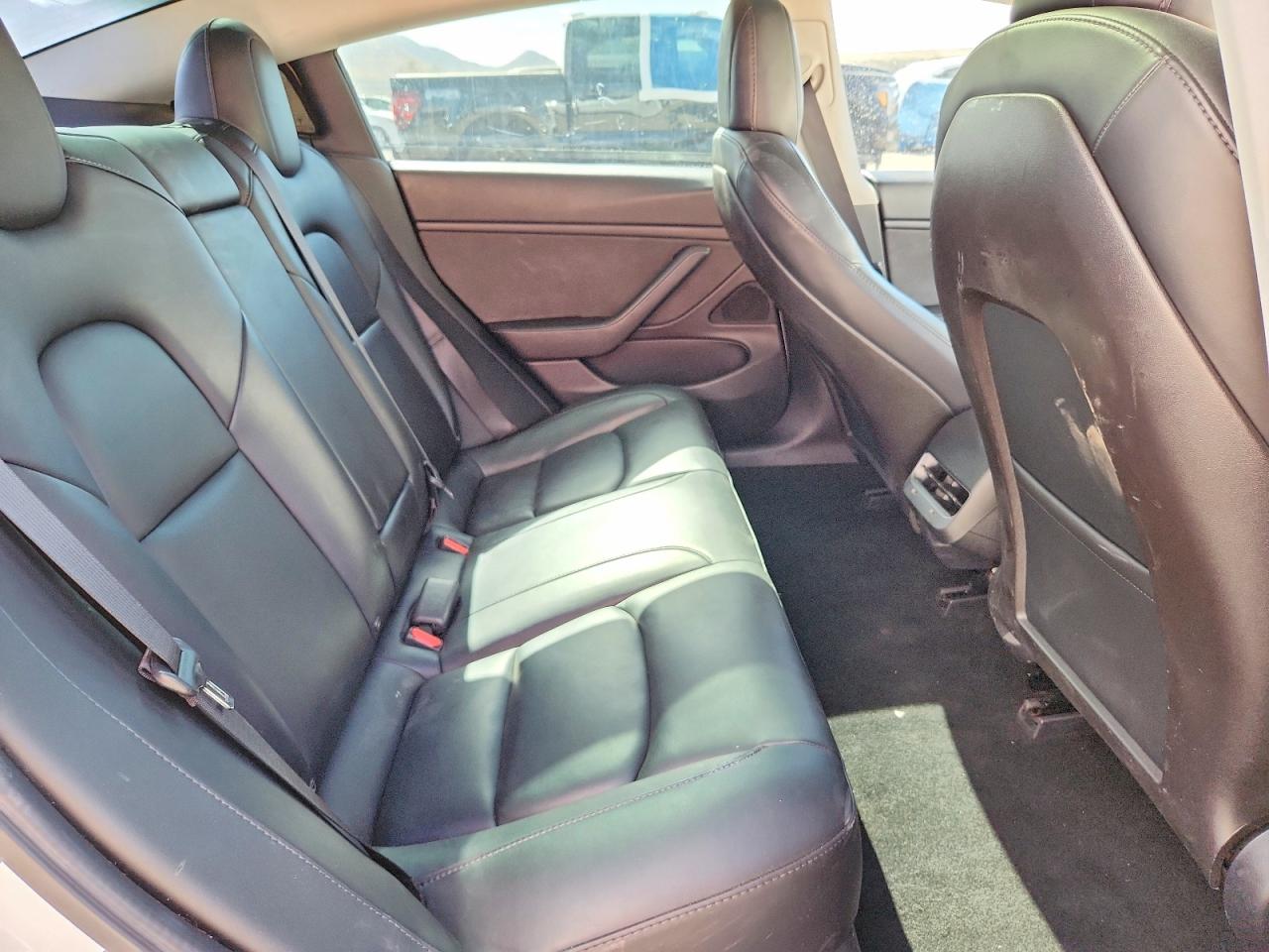2020 Tesla Model 3 Белый vin: 5YJ3E1EB5LF711438