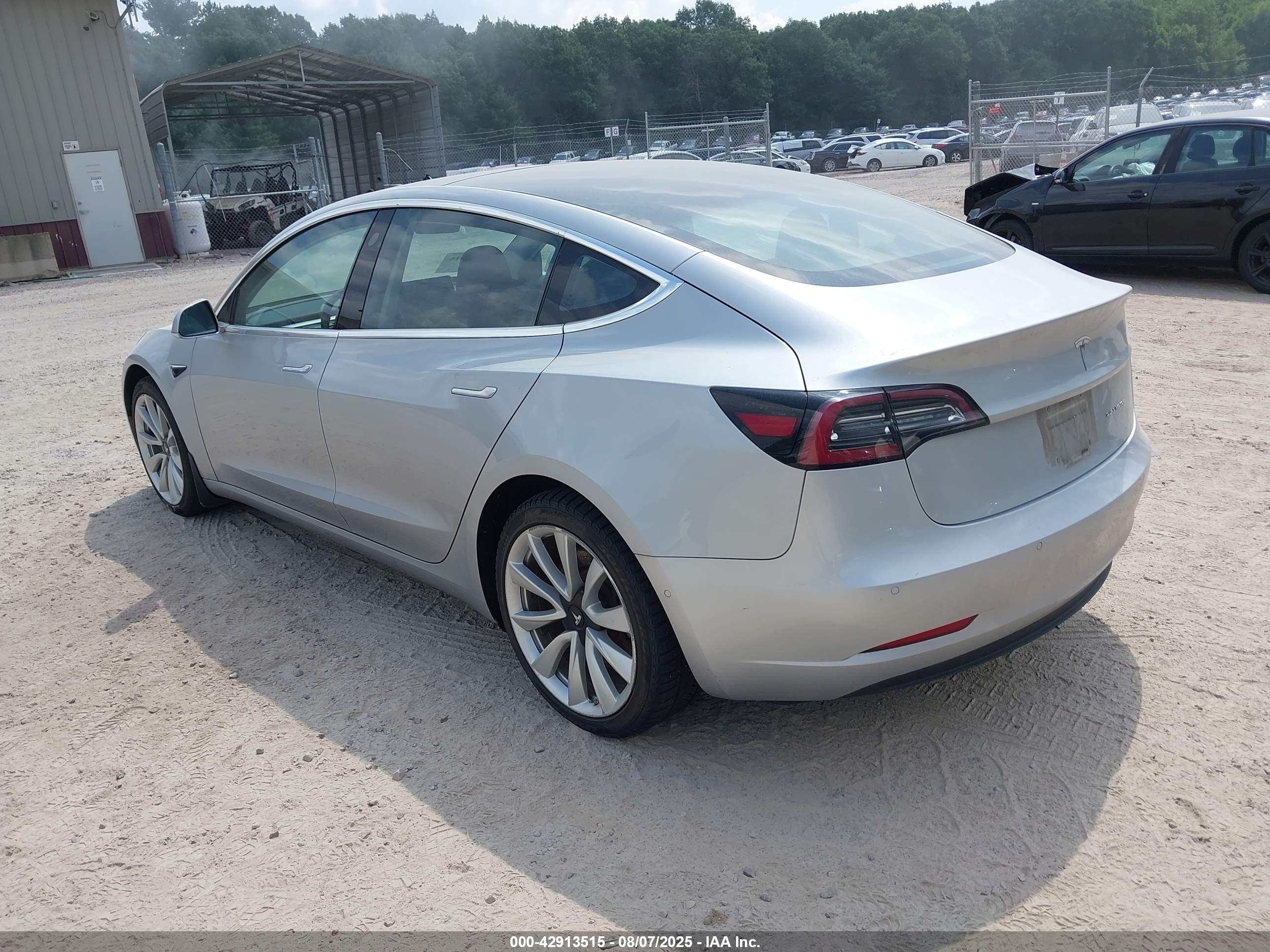 2018 Tesla Model 3 Long Range/performance Серебряный vin: 5YJ3E1EB7JF087610