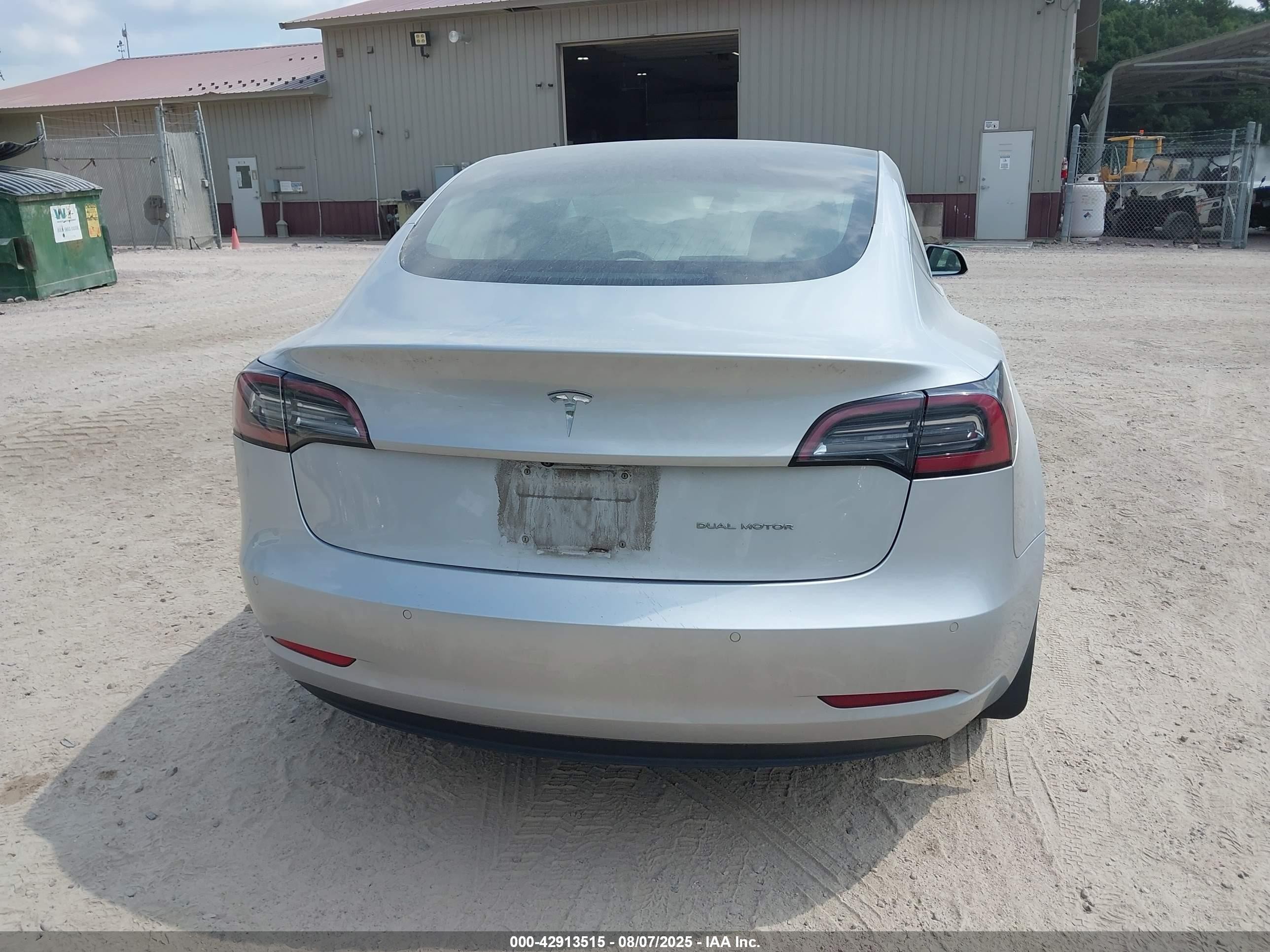 2018 Tesla Model 3 Long Range/performance Серебряный vin: 5YJ3E1EB7JF087610