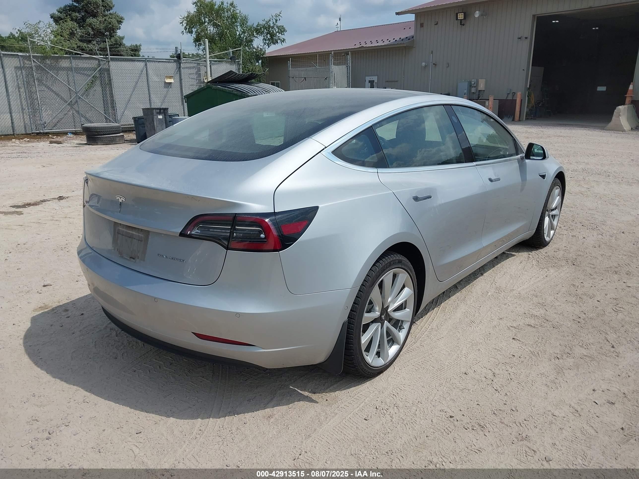 2018 Tesla Model 3 Long Range/performance Серебряный vin: 5YJ3E1EB7JF087610