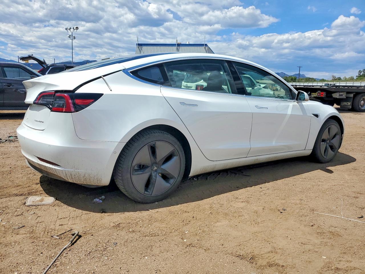 2018 Tesla Model 3 White vin: 5YJ3E1EB7JF108567