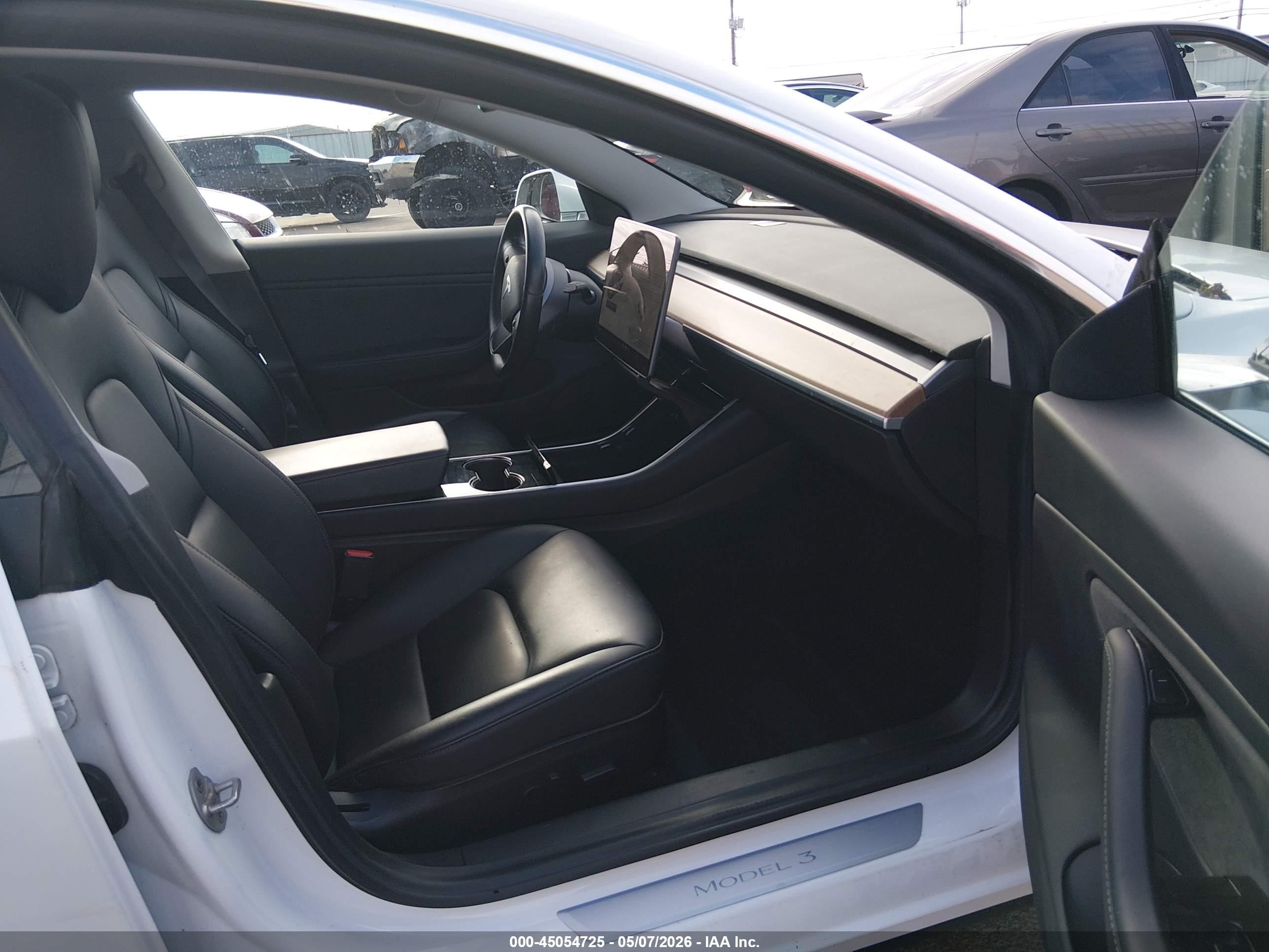 2019 Tesla Model 3 Long Range/performance White vin: 5YJ3E1EB7KF211750