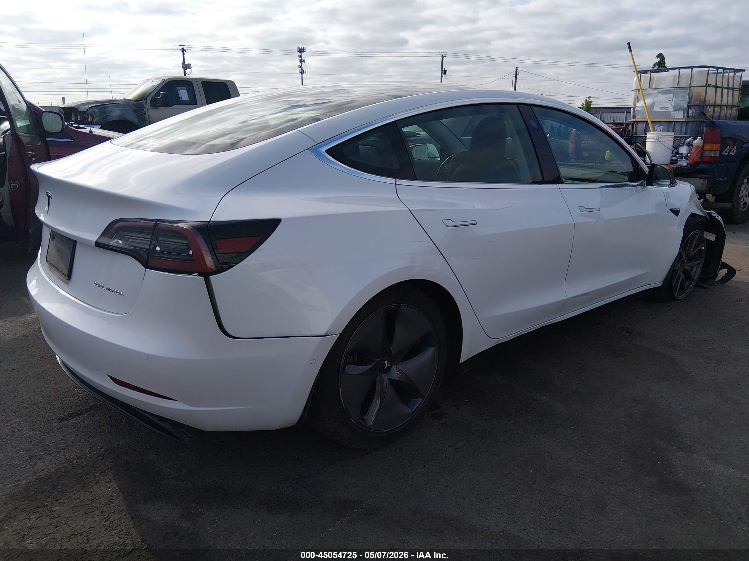 2019 Tesla Model 3 Long Range/performance White vin: 5YJ3E1EB7KF211750