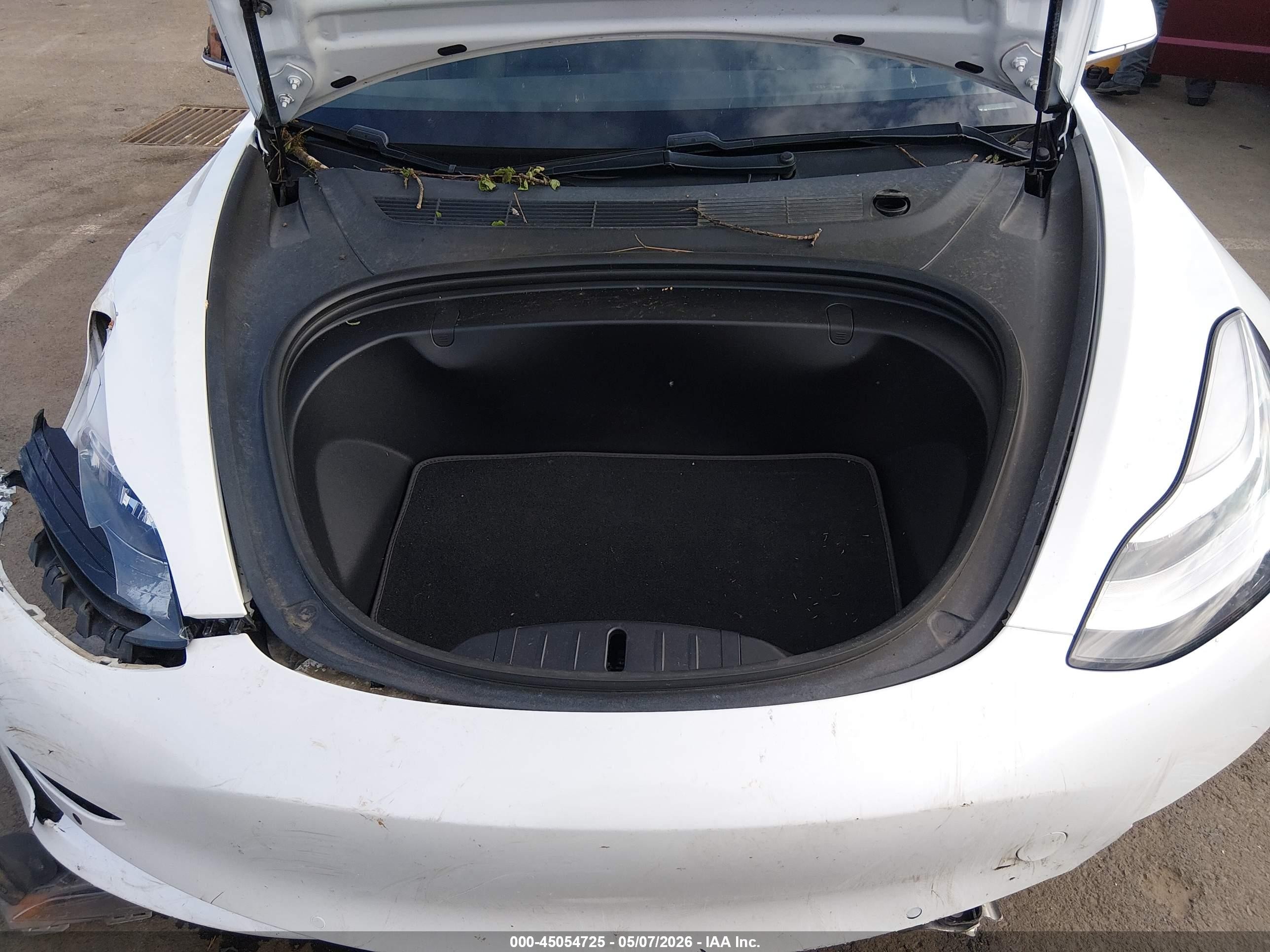 2019 Tesla Model 3 Long Range/performance White vin: 5YJ3E1EB7KF211750