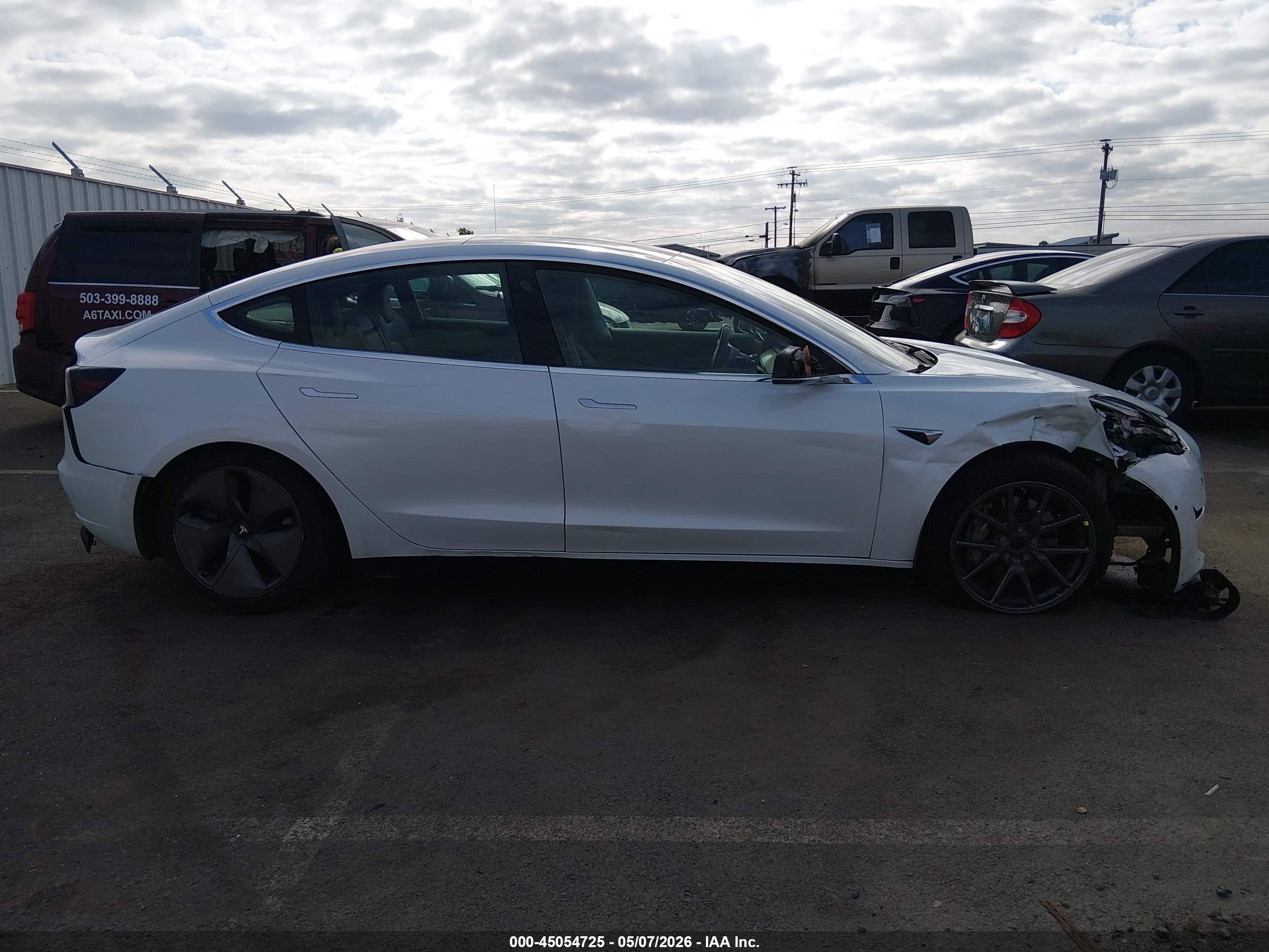 2019 Tesla Model 3 Long Range/performance White vin: 5YJ3E1EB7KF211750